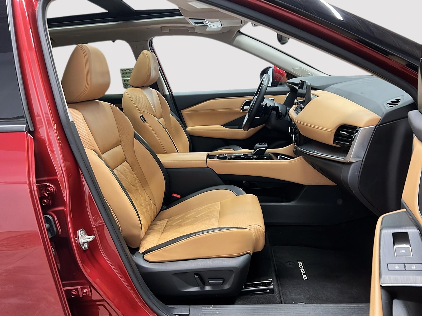 Nissan Rogue PLATINUM CUIR TOIT PANO NAV 4RM 2023 — photo 8