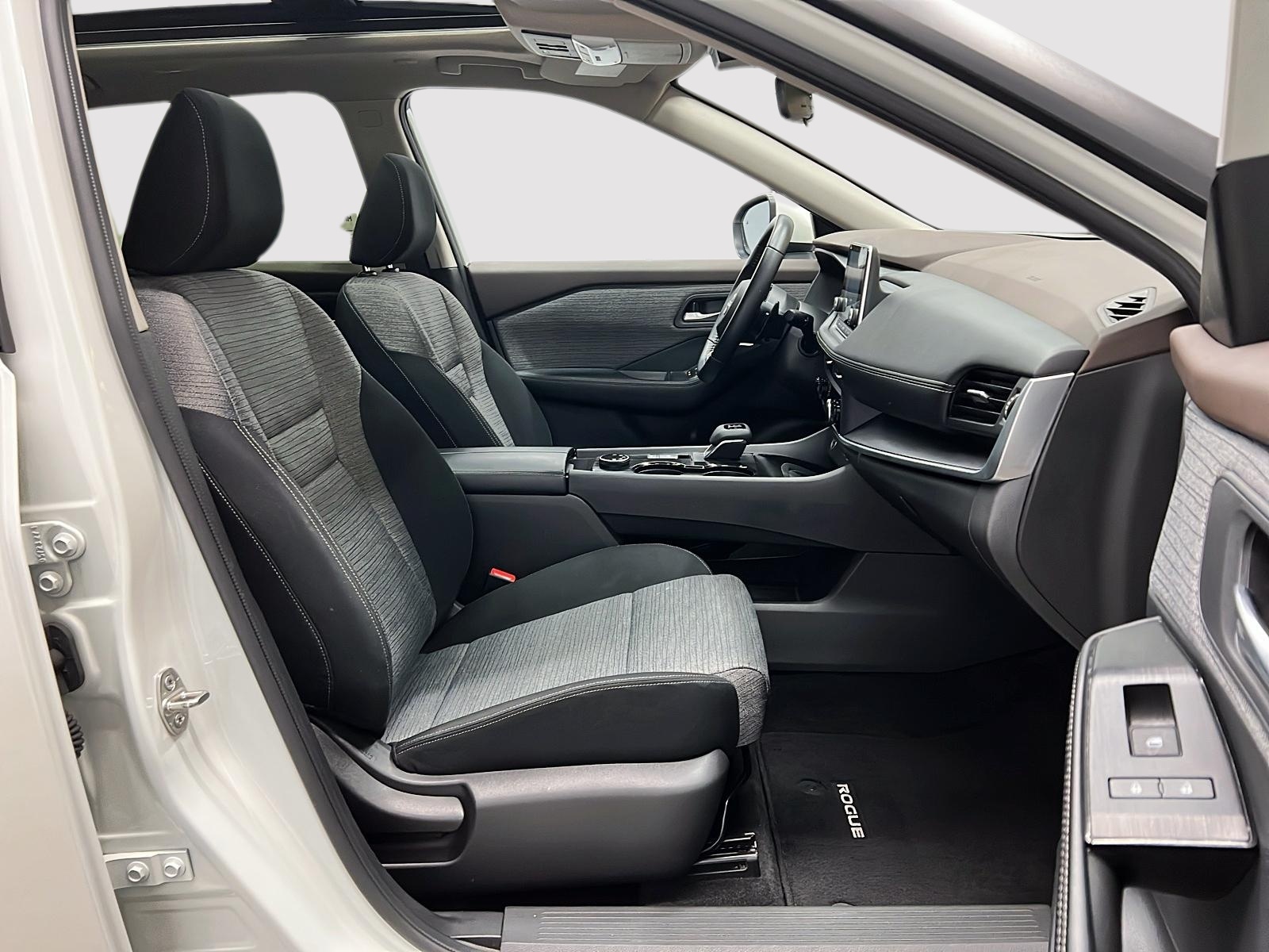 Nissan Rogue SV TOIT PANO 4RM 2023 — photo 8