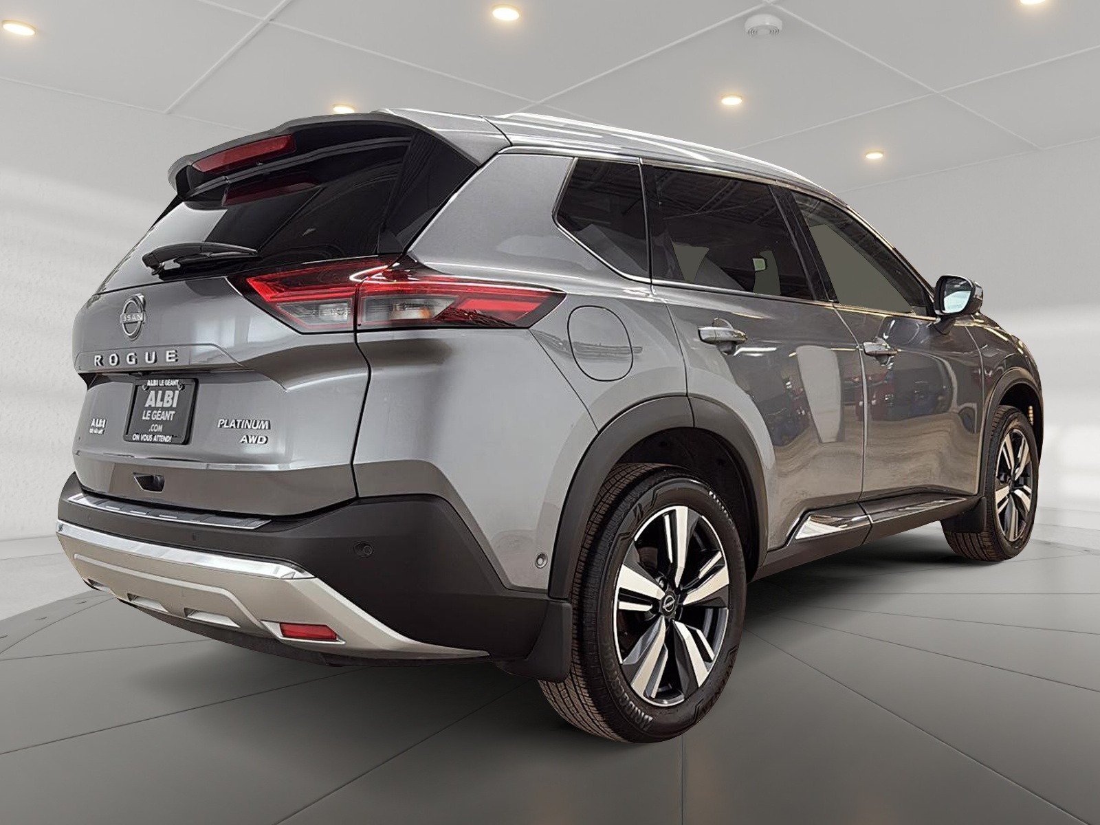 Nissan Rogue PLATINUM CUIR TOIT PANO NAV 4RM 2023 — photo 4