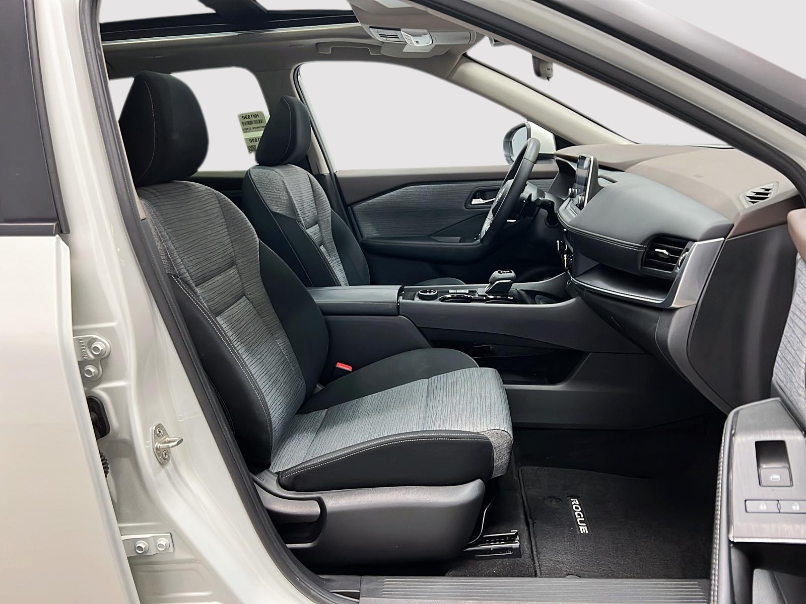 Nissan Rogue SV TOIT PANO 4RM 2023 — photo 8
