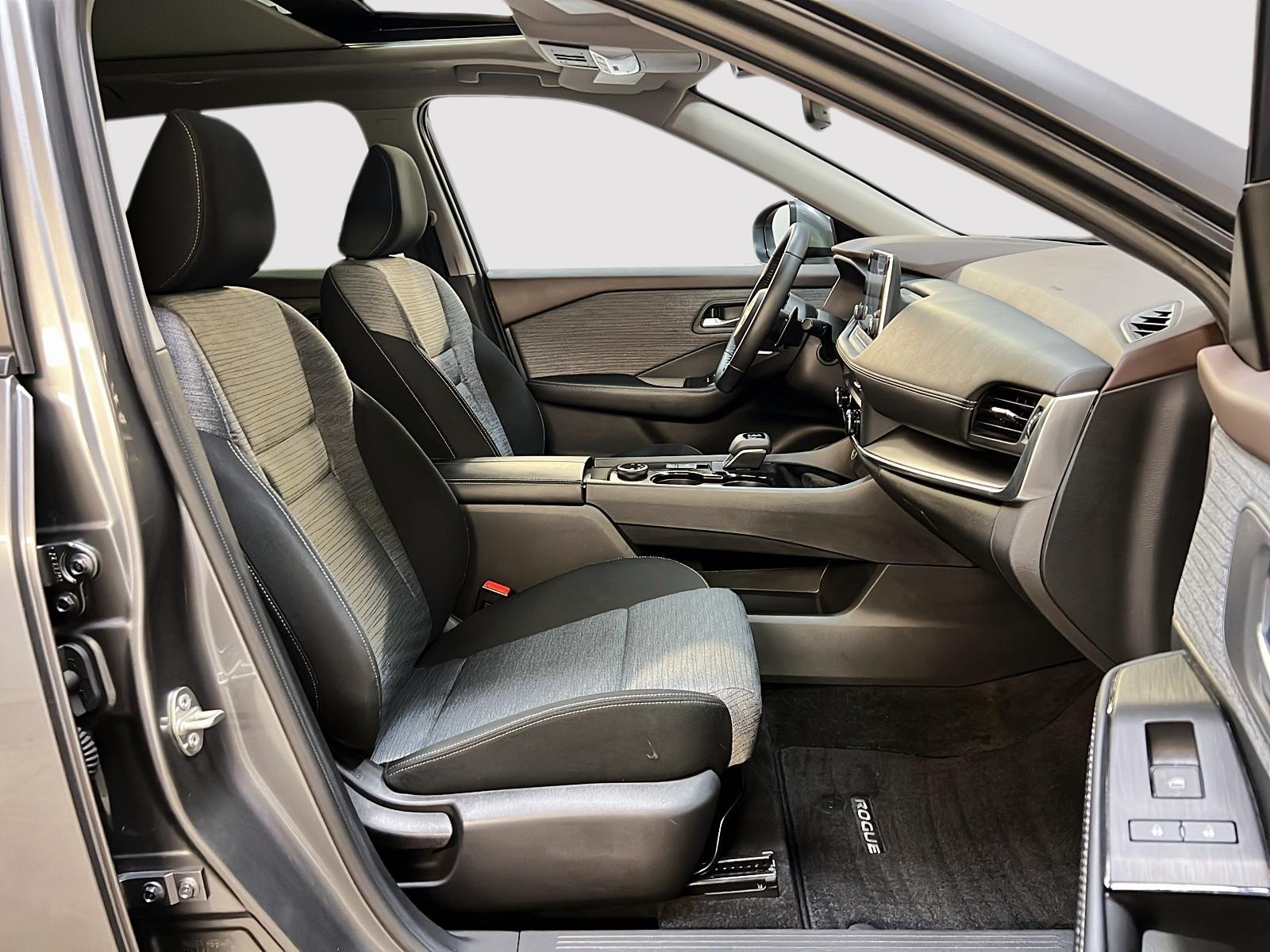 Nissan Rogue SV TOIT PANO 4RM 2023 — photo 8