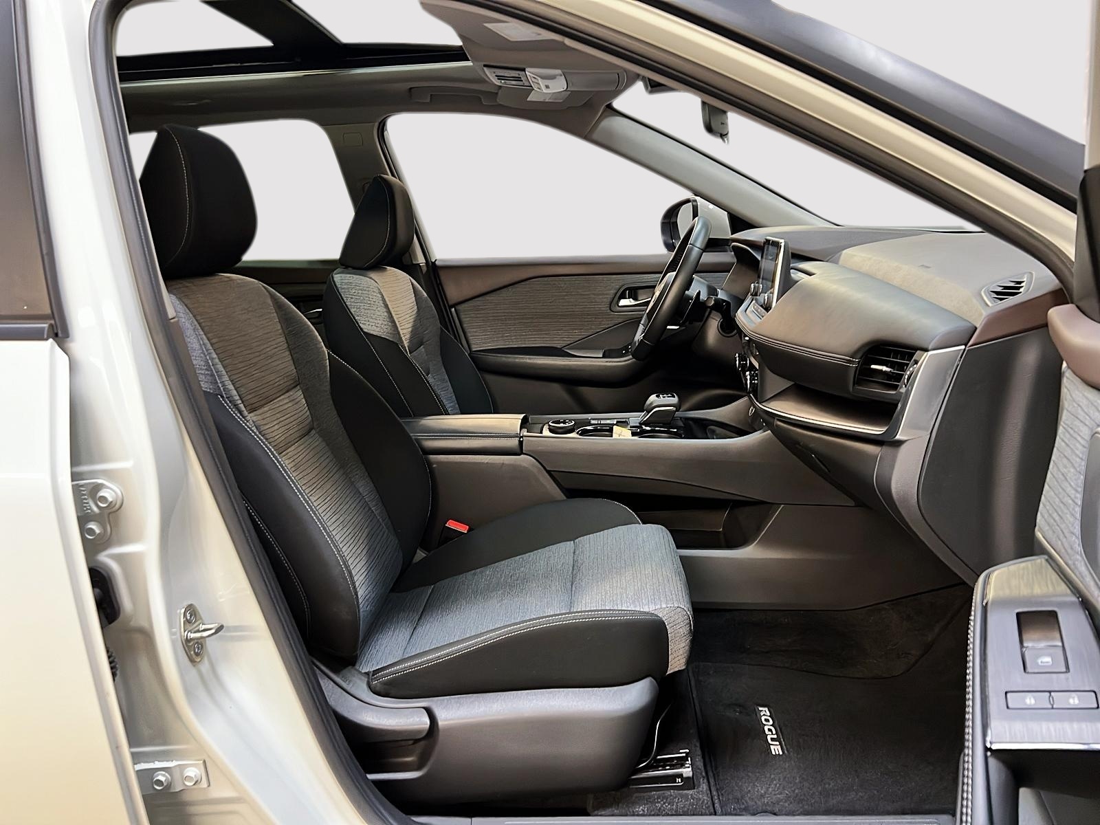 Nissan Rogue SV TOIT PANO 4RM 2023 — photo 8