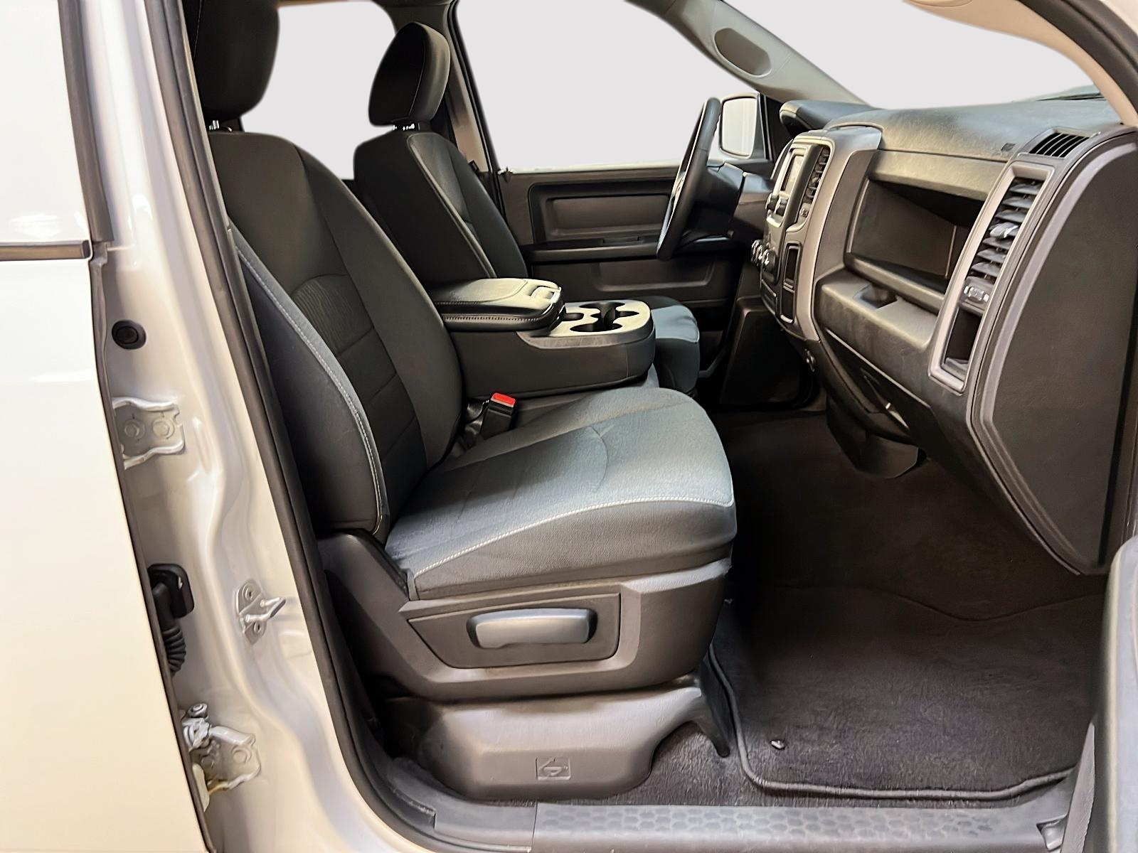 RAM 1500 Classic TRADESMAN SXT PLUS QUAD CAB 2022 - image #8