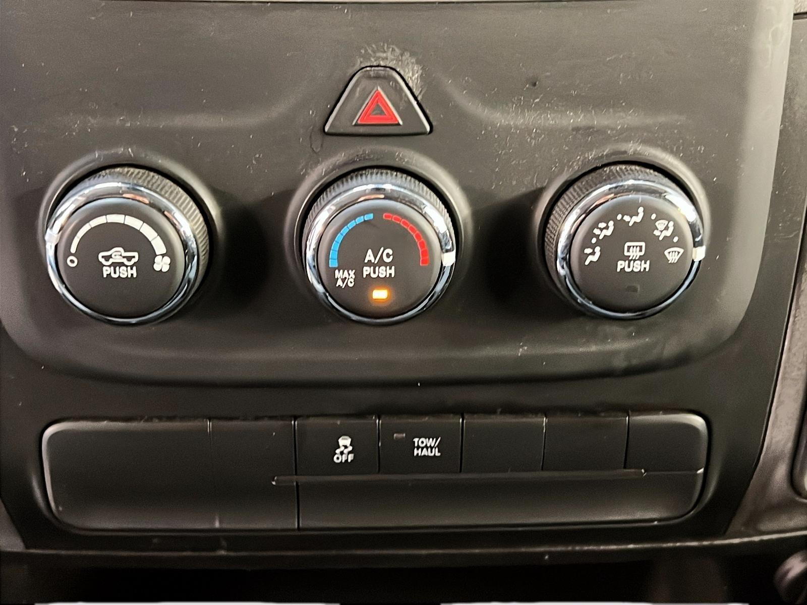 RAM 1500 Classic TRADESMAN SXT PLUS QUAD CAB 2022 - image #14