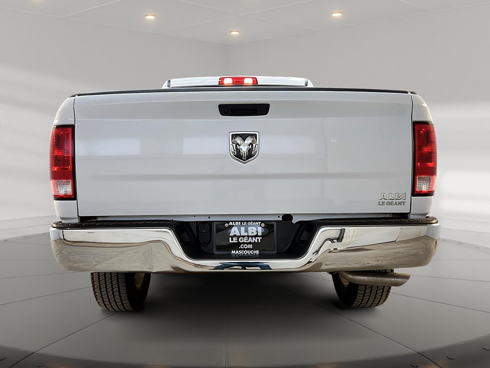 RAM 1500 Classic TRADESMAN SXT PLUS QUAD CAB 2022 - image #5