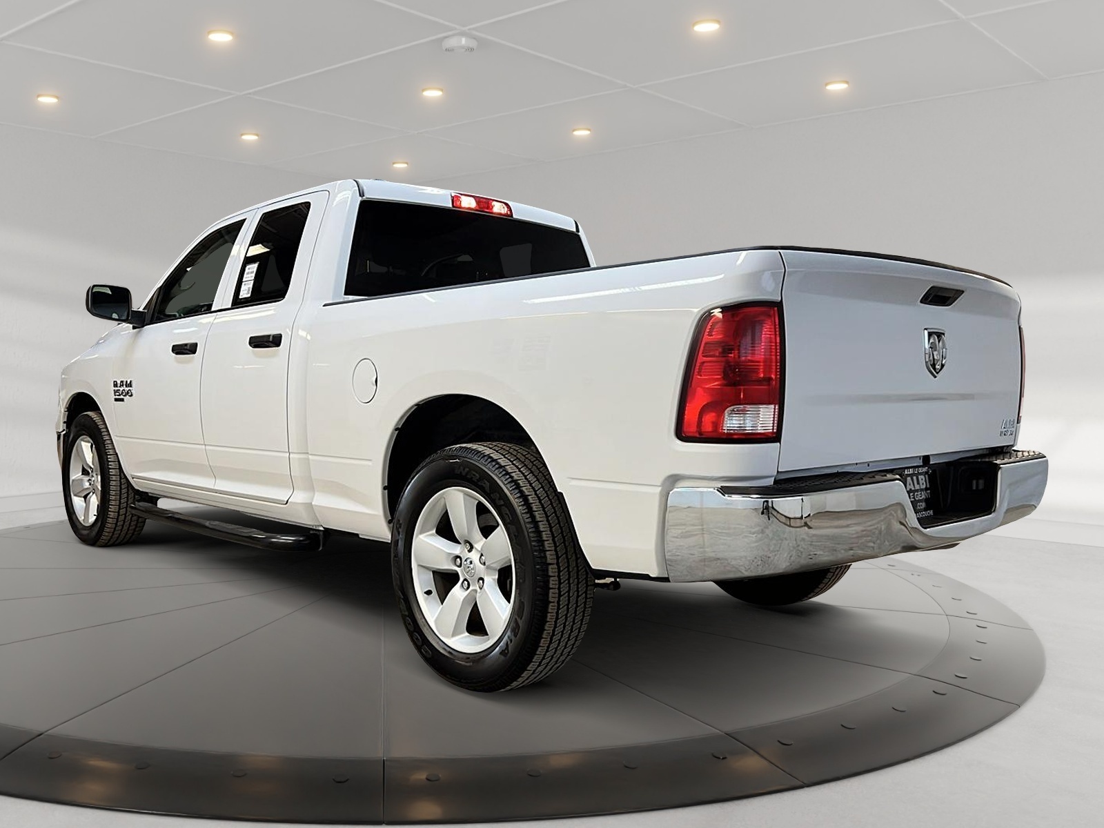 RAM 1500 Classic TRADESMAN SXT PLUS QUAD CAB 2022 - image #6