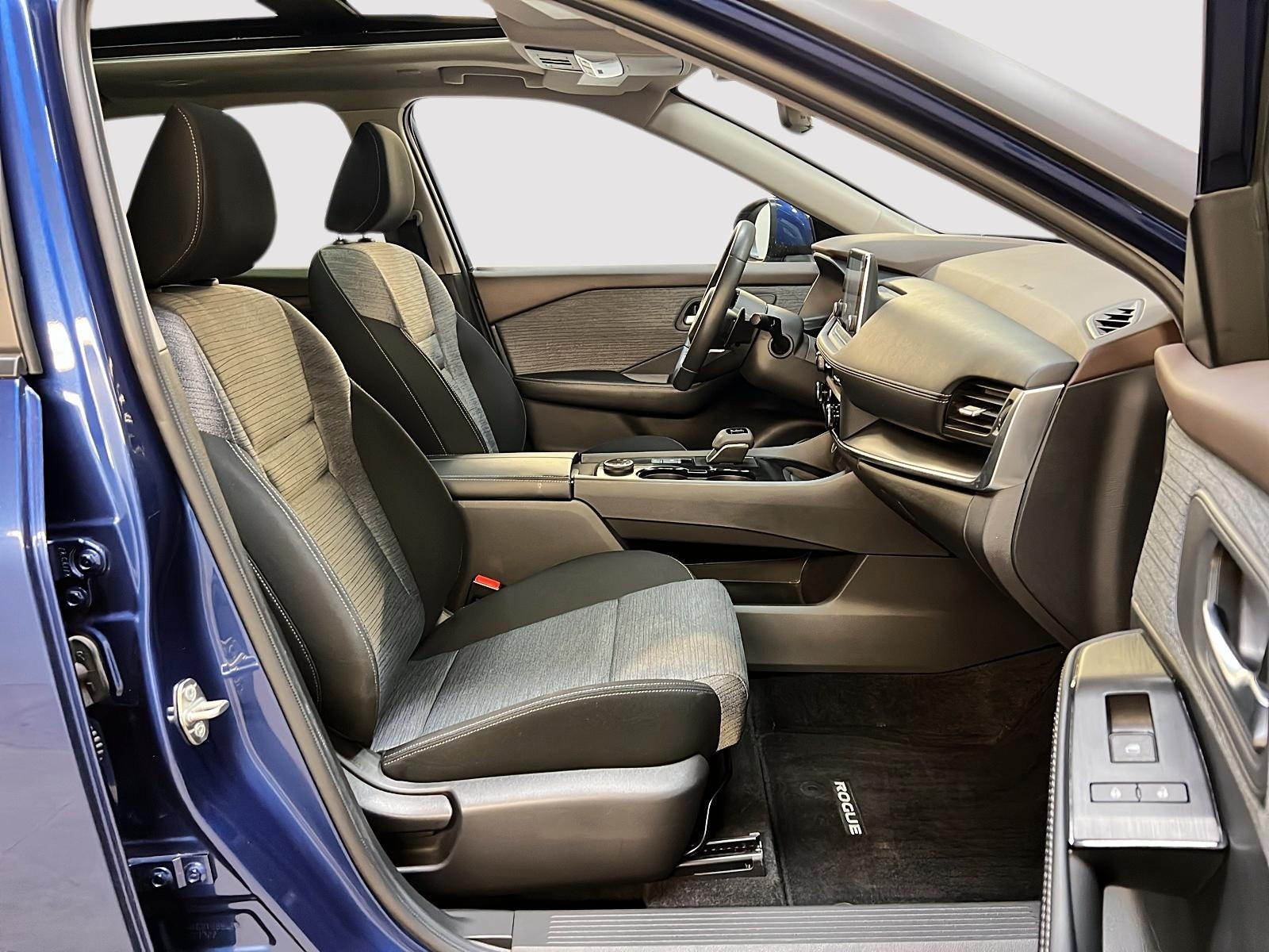 Nissan Rogue SV TOIT PANO 4RM 2023 — photo 8