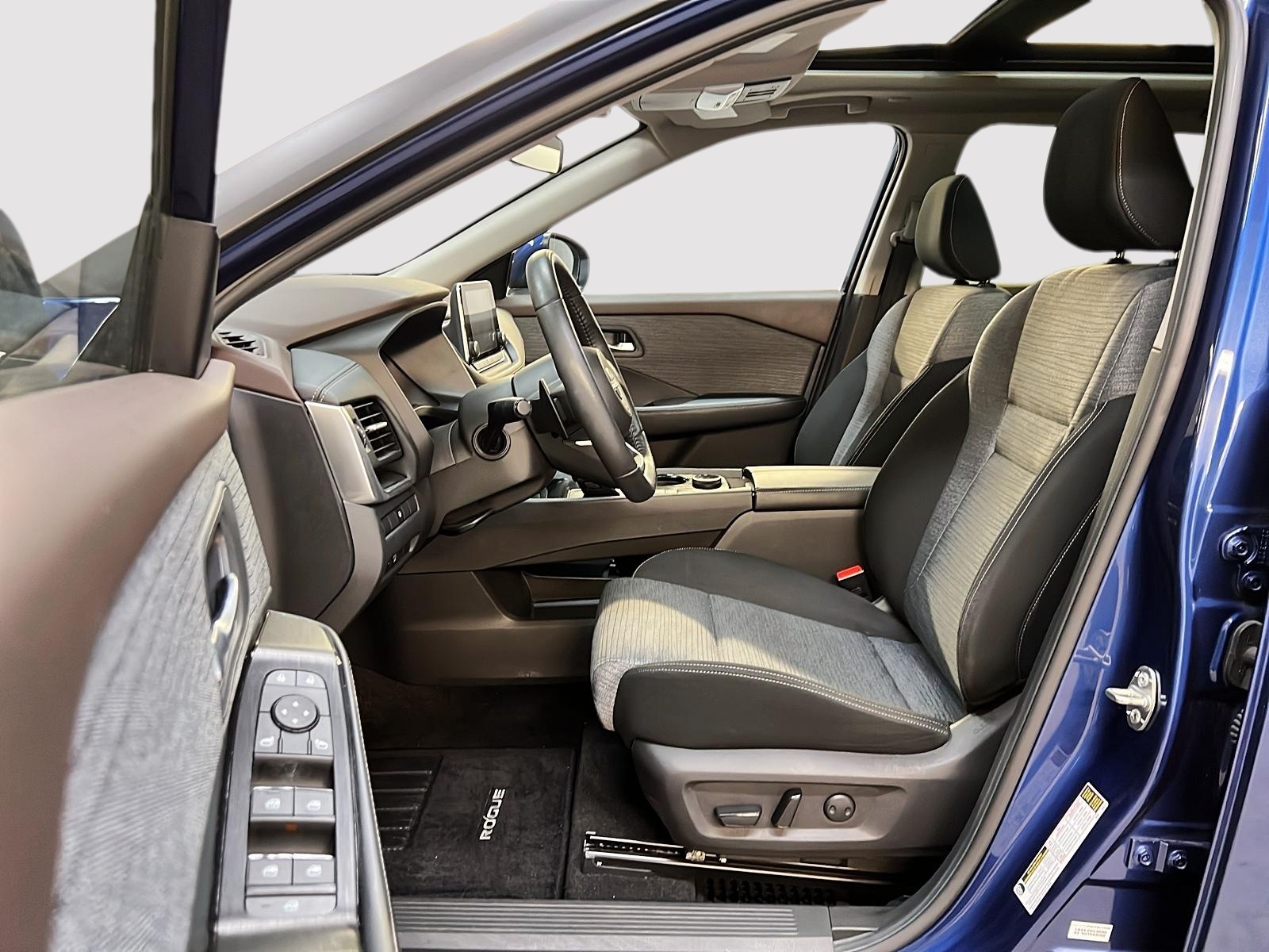 Nissan Rogue SV TOIT PANO 4RM 2023 — photo 7