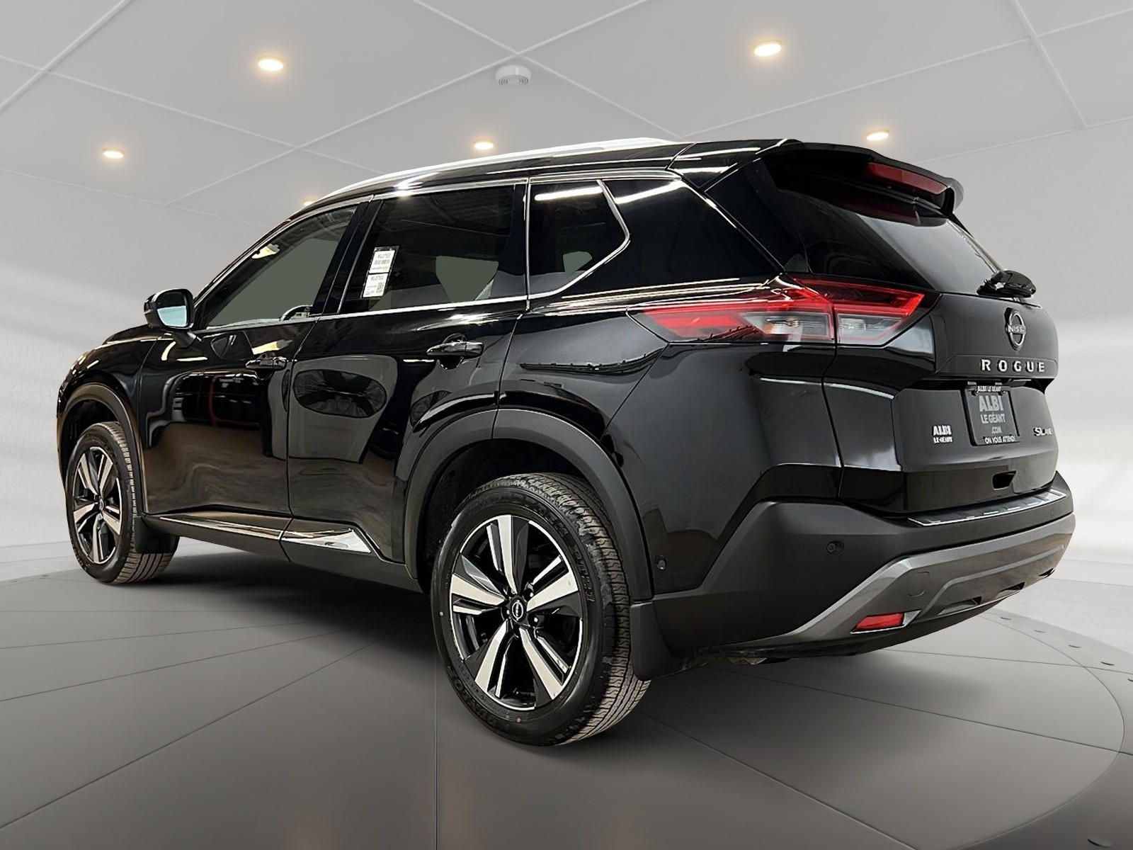 Nissan Rogue SL CUIR TOIT PANO NAV 4RM 2023 — photo 6
