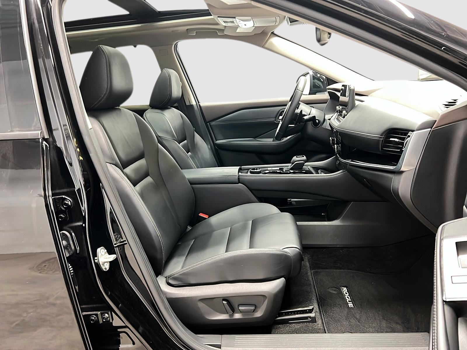 Nissan Rogue SL CUIR TOIT PANO NAV 4RM 2023 — photo 8