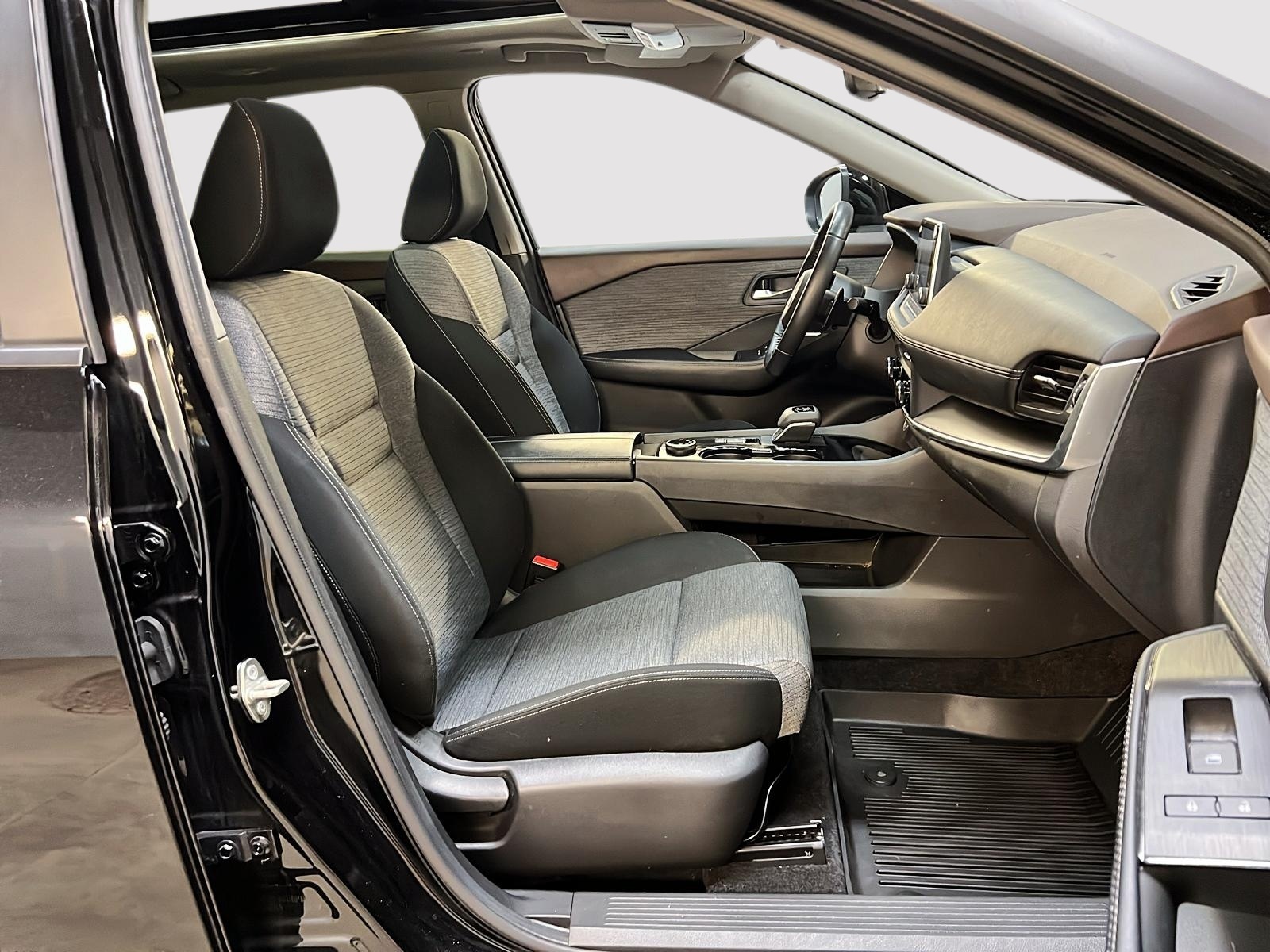 Nissan Rogue SV TOIT PANO 4RM 2023 — photo 8