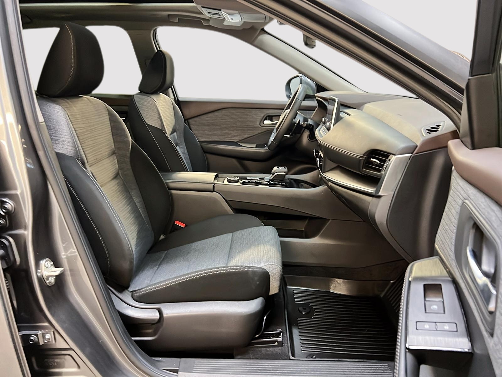 Nissan Rogue SV TOIT PANO 4RM 2023 — photo 8