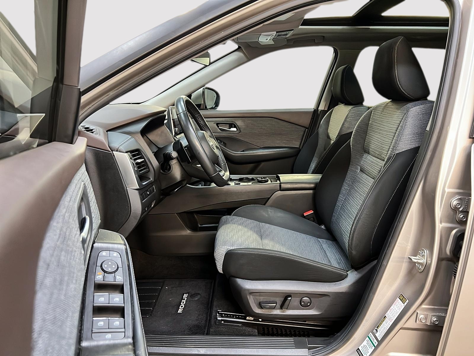 Nissan Rogue SV TOIT PANO 4RM 2023 — photo 7