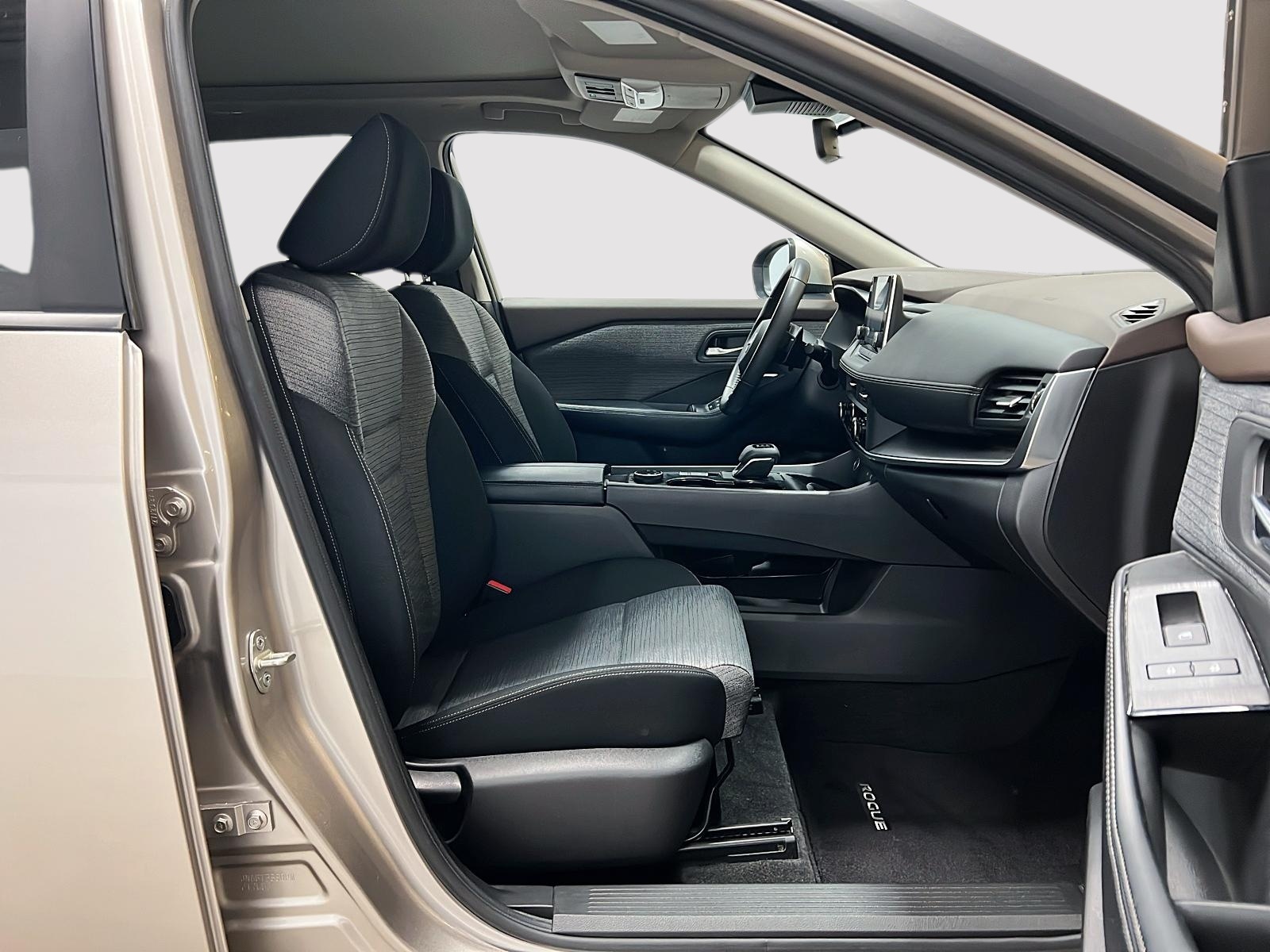 Nissan Rogue SV TOIT PANO 4RM 2023 — photo 8