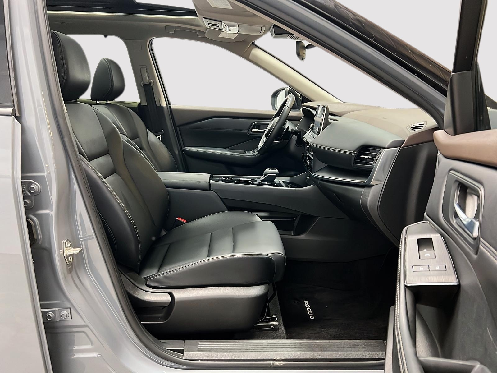 Nissan Rogue SV MIDNIGHT CUIR TOIT PANO 4RM 2023 — photo 8
