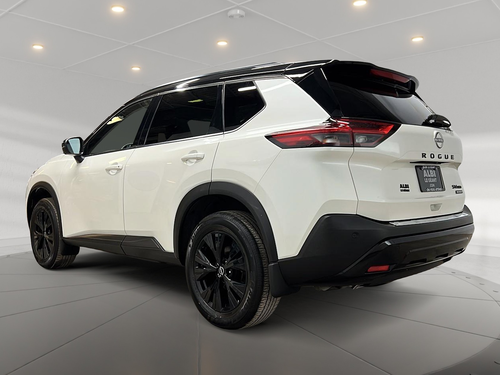 Nissan Rogue SV MIDNIGHT CUIR TOIT PANO 4RM 2023 — photo 6