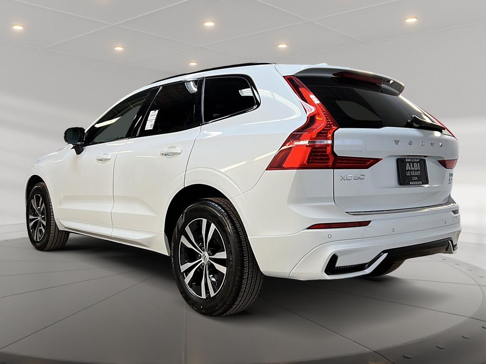 Volvo XC60 B5 CORE CUIR TOIT PANO NAV 4RM 2024 — photo 6