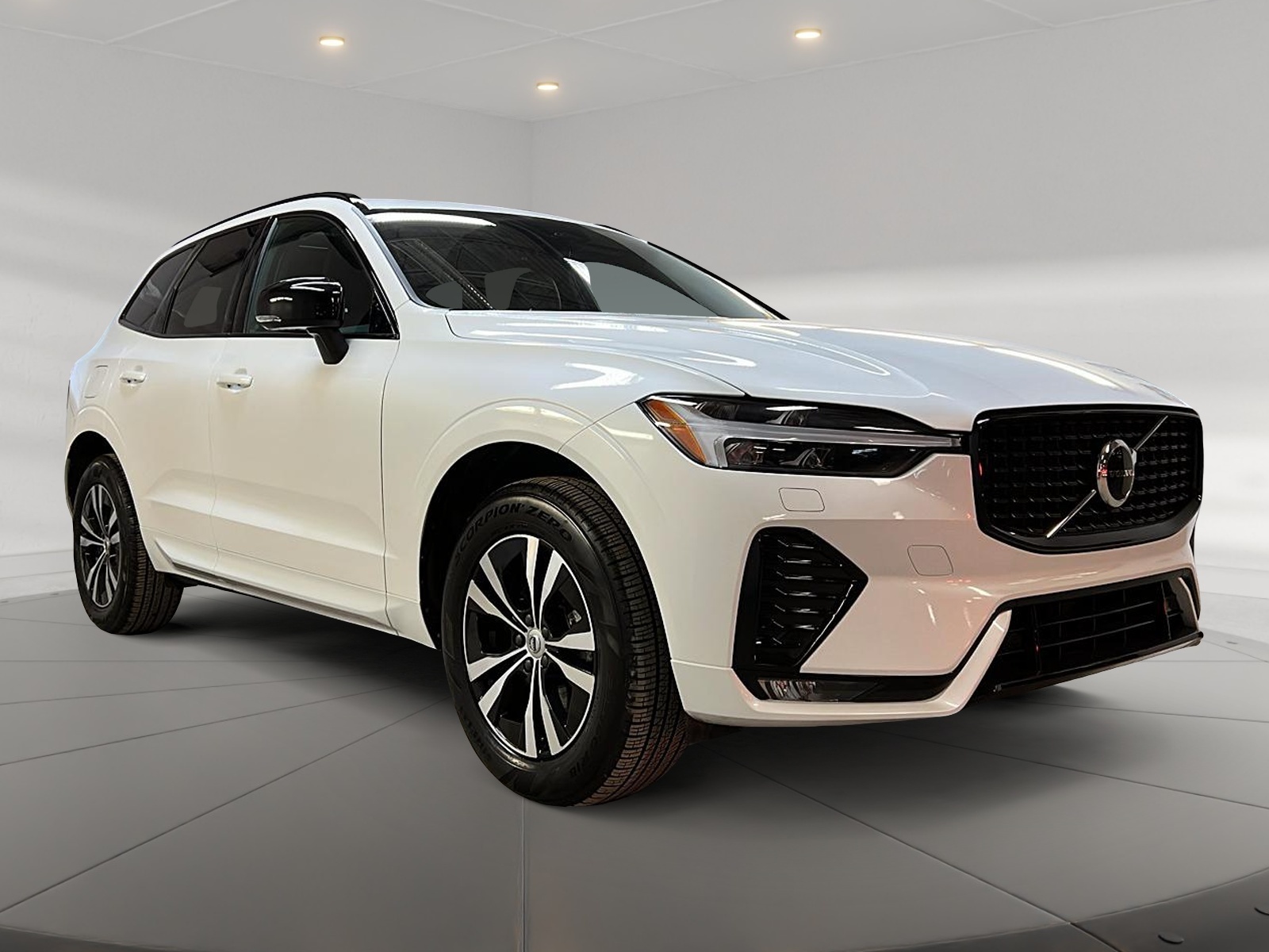 Volvo XC60 B5 CORE CUIR TOIT PANO NAV 4RM 2024 — photo 3
