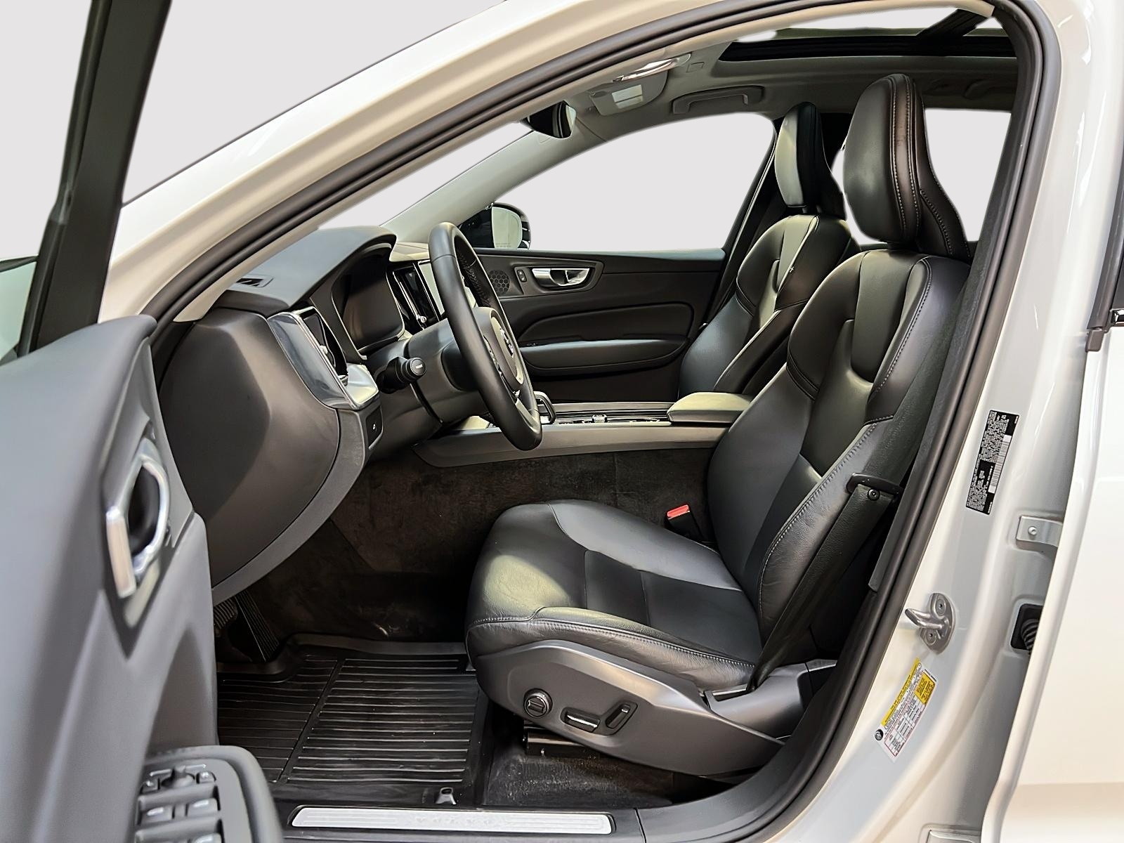 Volvo XC60 B5 CORE CUIR TOIT PANO NAV 4RM 2024 — photo 7