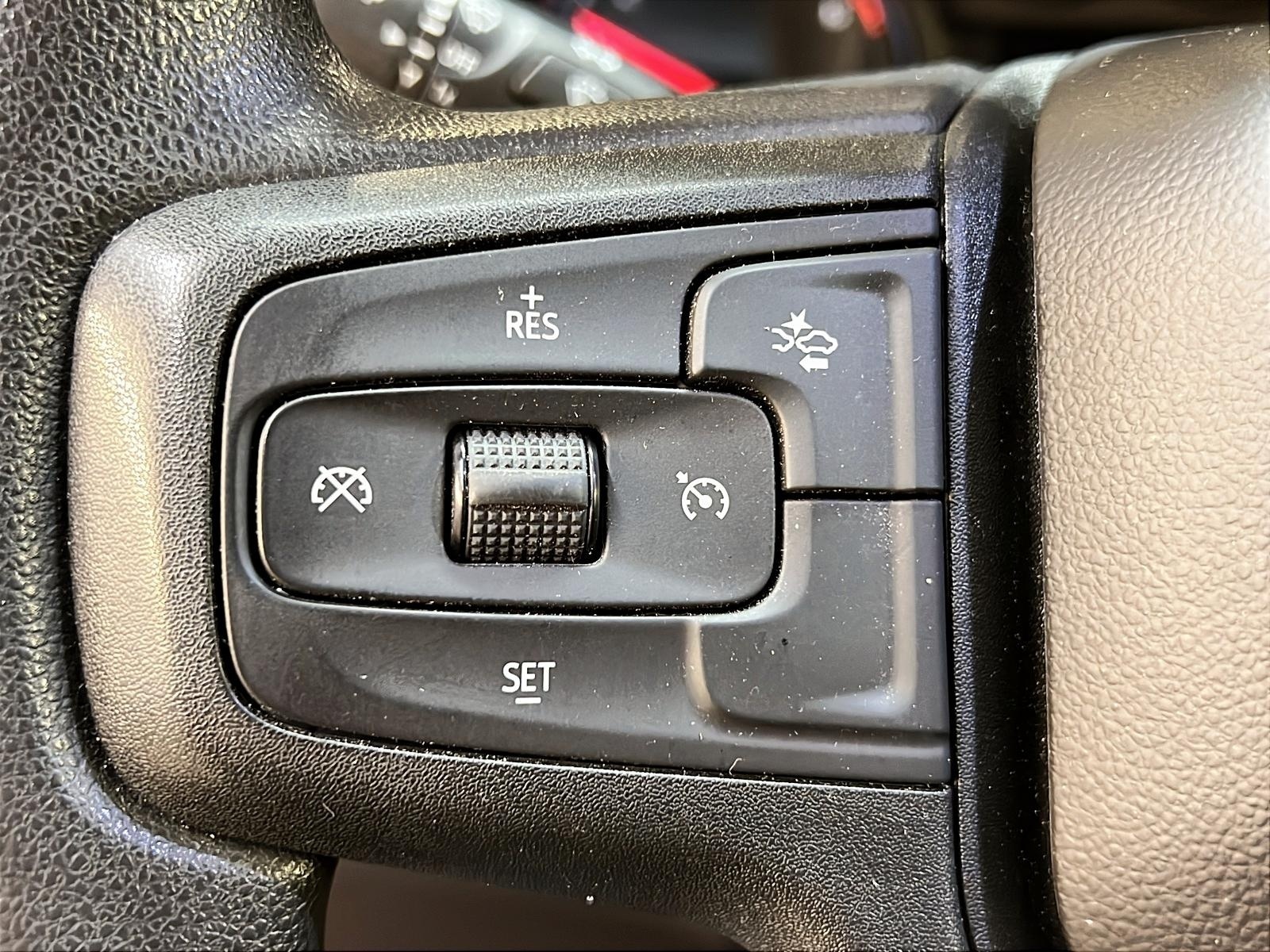 Chevrolet Silverado 1500 CUSTOM CREW CAB 4X4 2023 - image #32