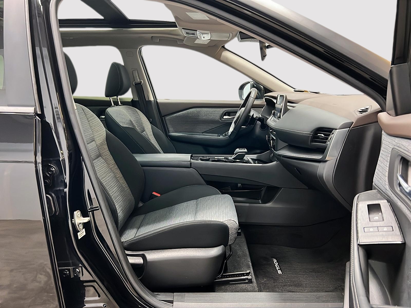 Nissan Rogue SV TOIT PANO 4RM 2023 — photo 8