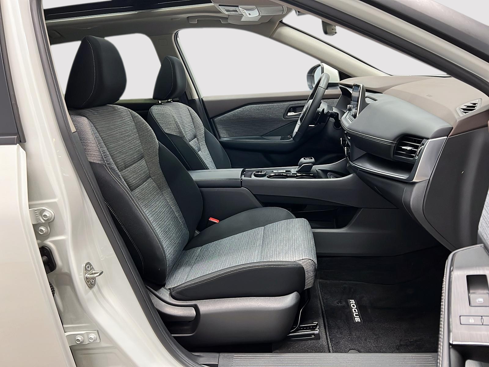 Nissan Rogue SV TOIT PANO 4RM 2023 — photo 8