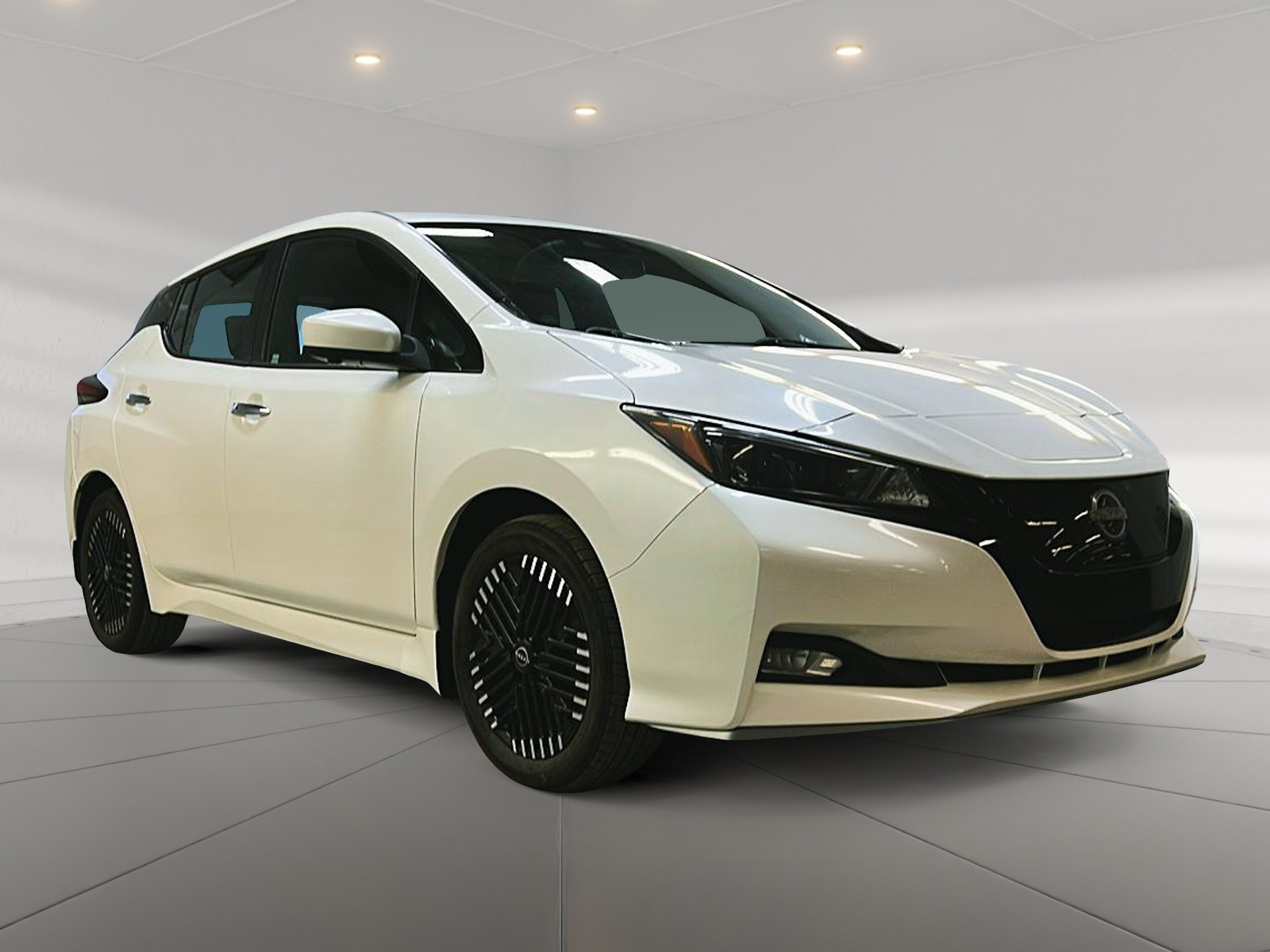 Nissan Leaf SV PLUS NAV 2023 — photo 3