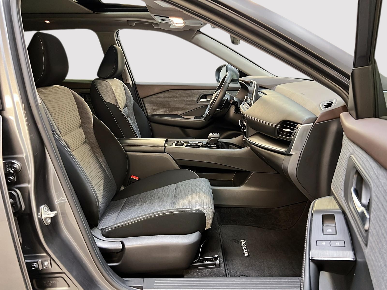 Nissan Rogue SV TOIT PANO 4RM 2023 — photo 8