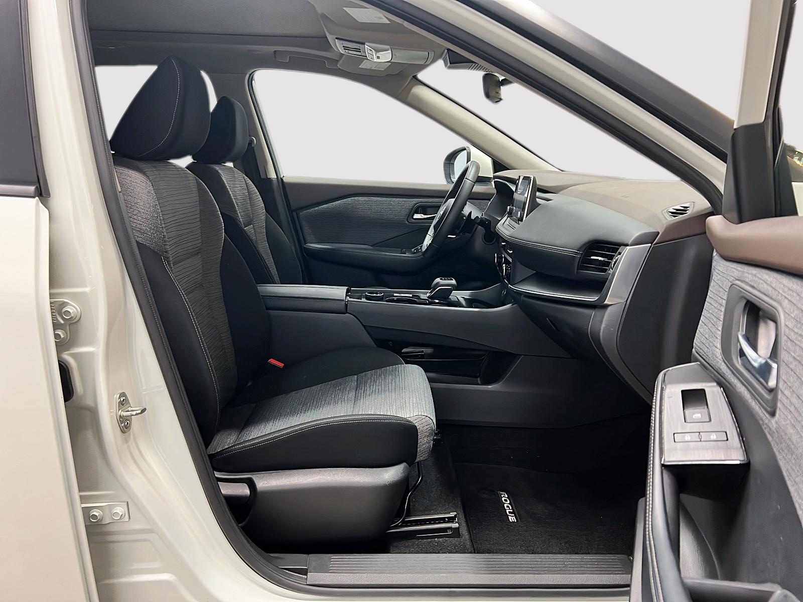 Nissan Rogue SV TOIT PANO 4RM 2023 — photo 8