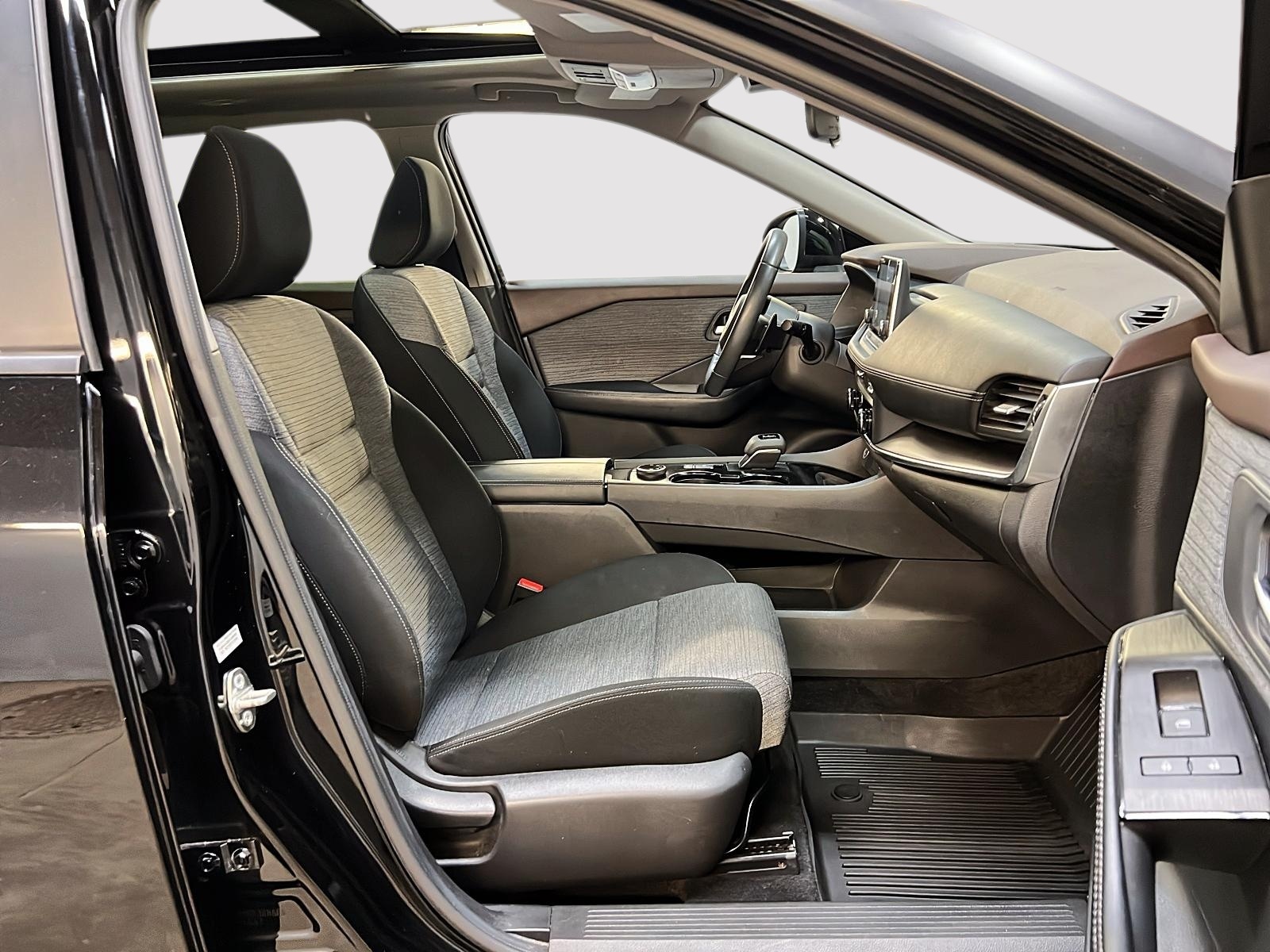 Nissan Rogue SV TOIT PANO 4RM 2023 — photo 8
