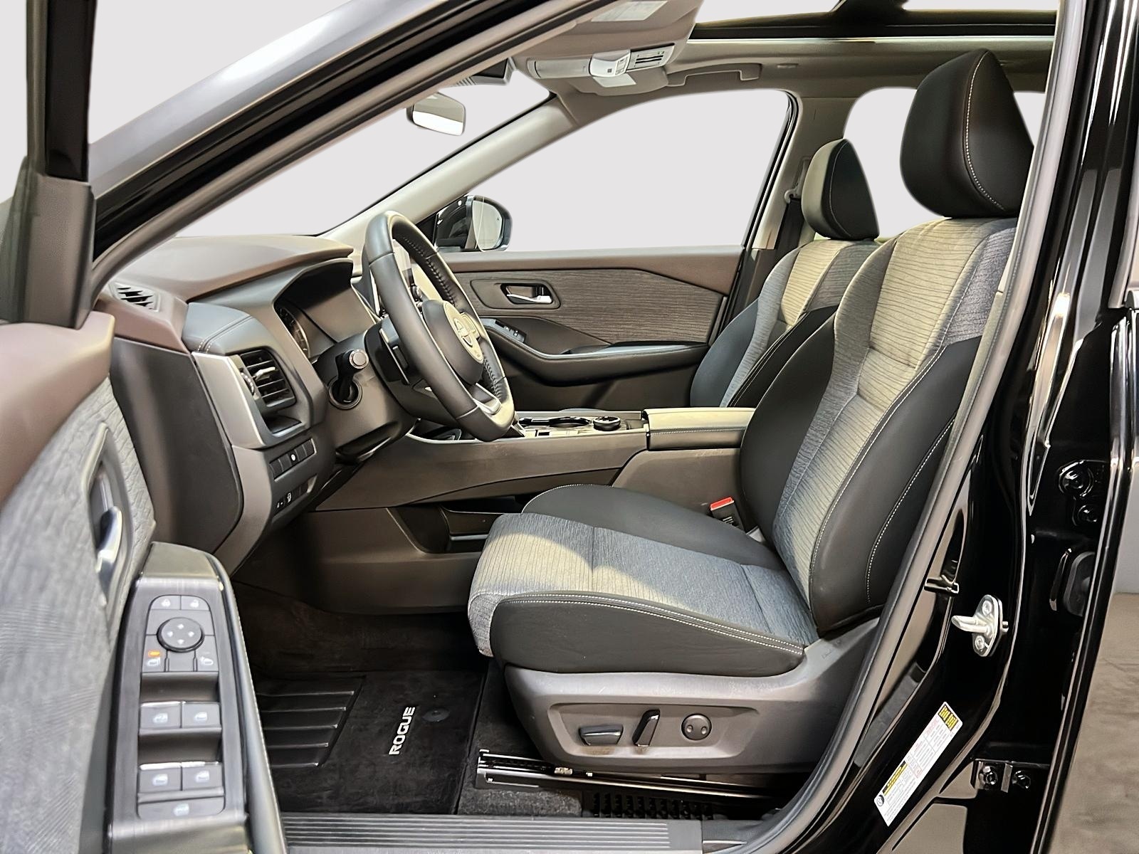 Nissan Rogue SV TOIT PANO 4RM 2023 — photo 7