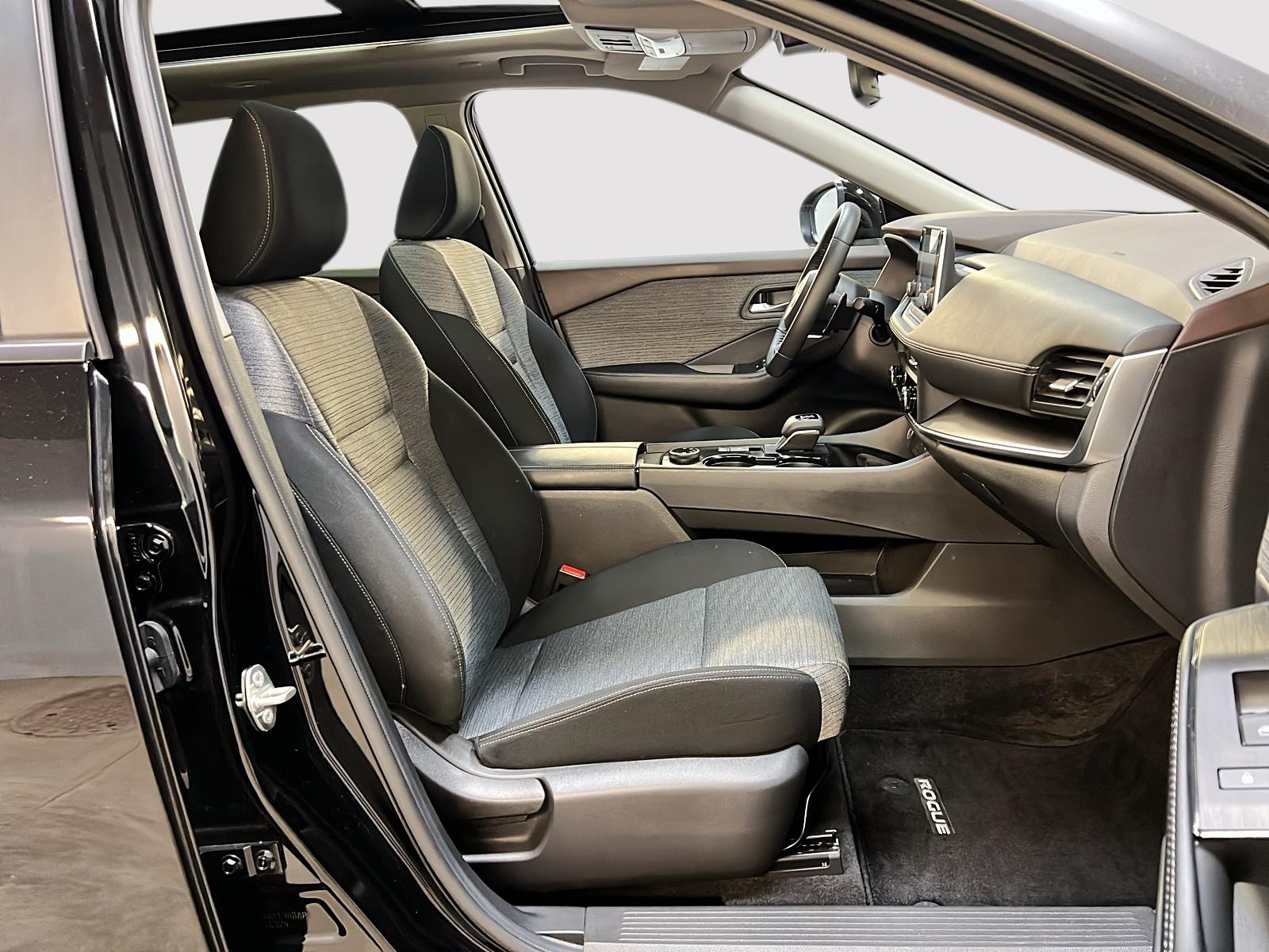 Nissan Rogue SV TOIT PANO 4RM 2023 — photo 8