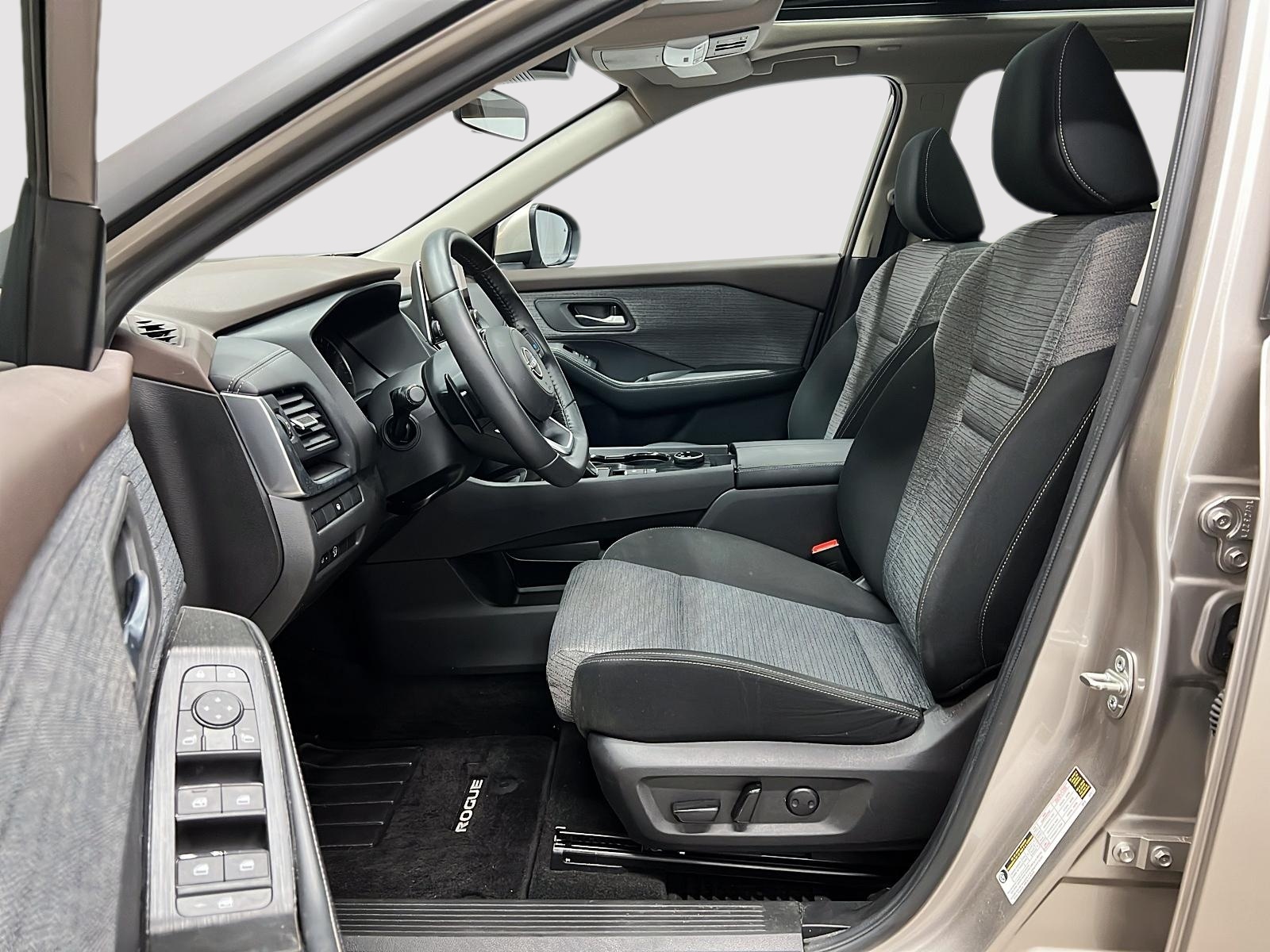 Nissan Rogue SV TOIT PANO 4RM 2023 — photo 7