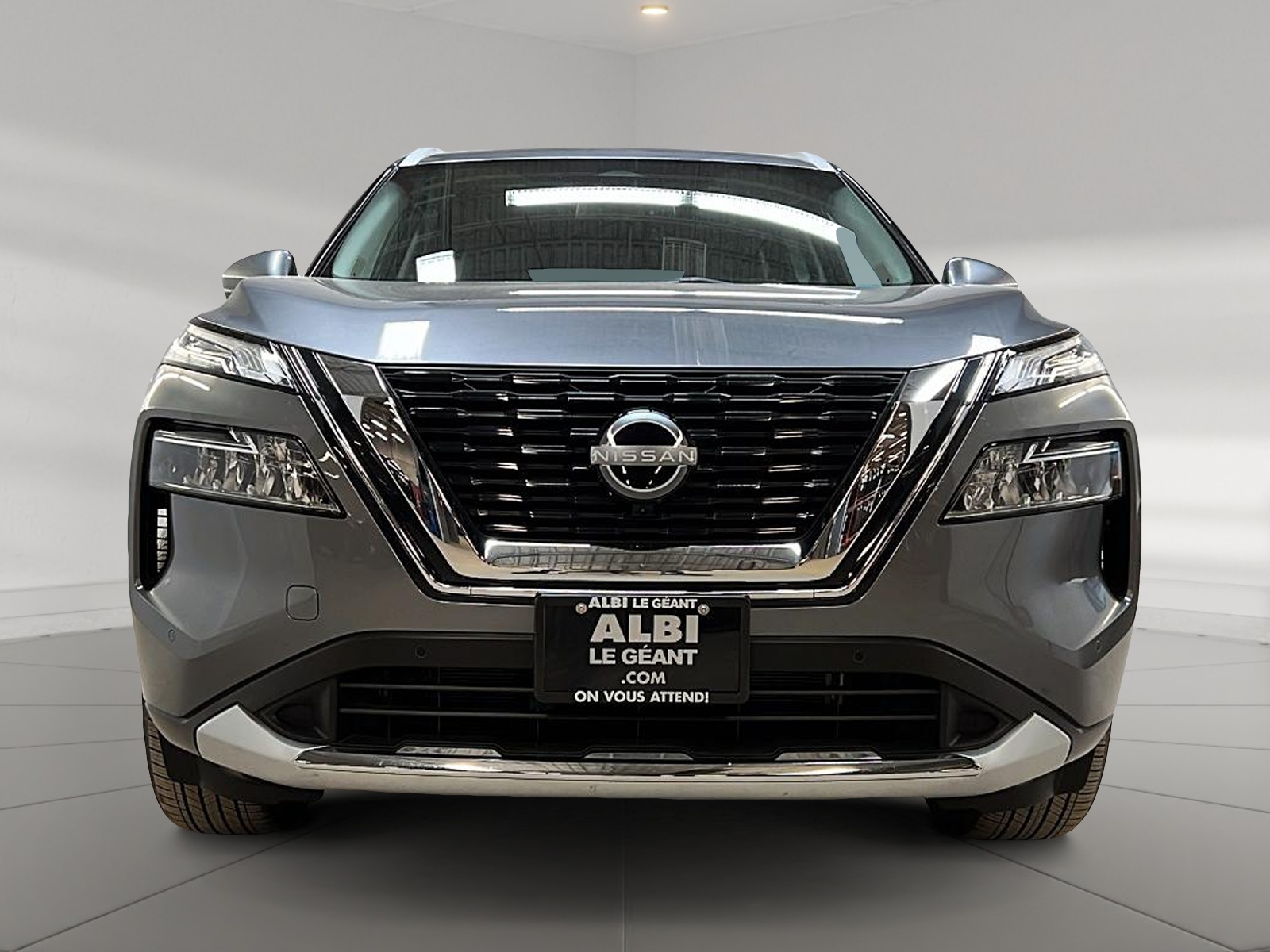 Nissan Rogue PLATINUM CUIR TOIT PANO NAV 4RM 2023 — photo 2