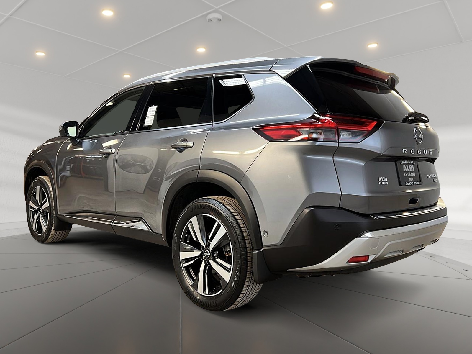 Nissan Rogue PLATINUM CUIR TOIT PANO NAV 4RM 2023 — photo 6