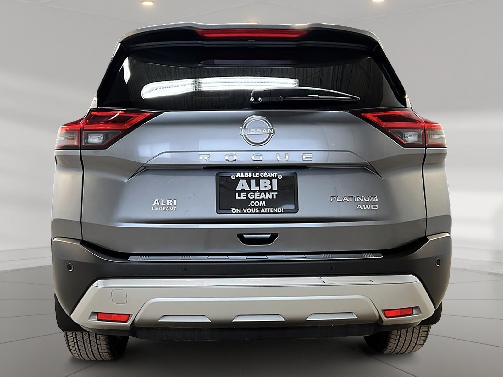 Nissan Rogue PLATINUM CUIR TOIT PANO NAV 4RM 2023 — photo 5