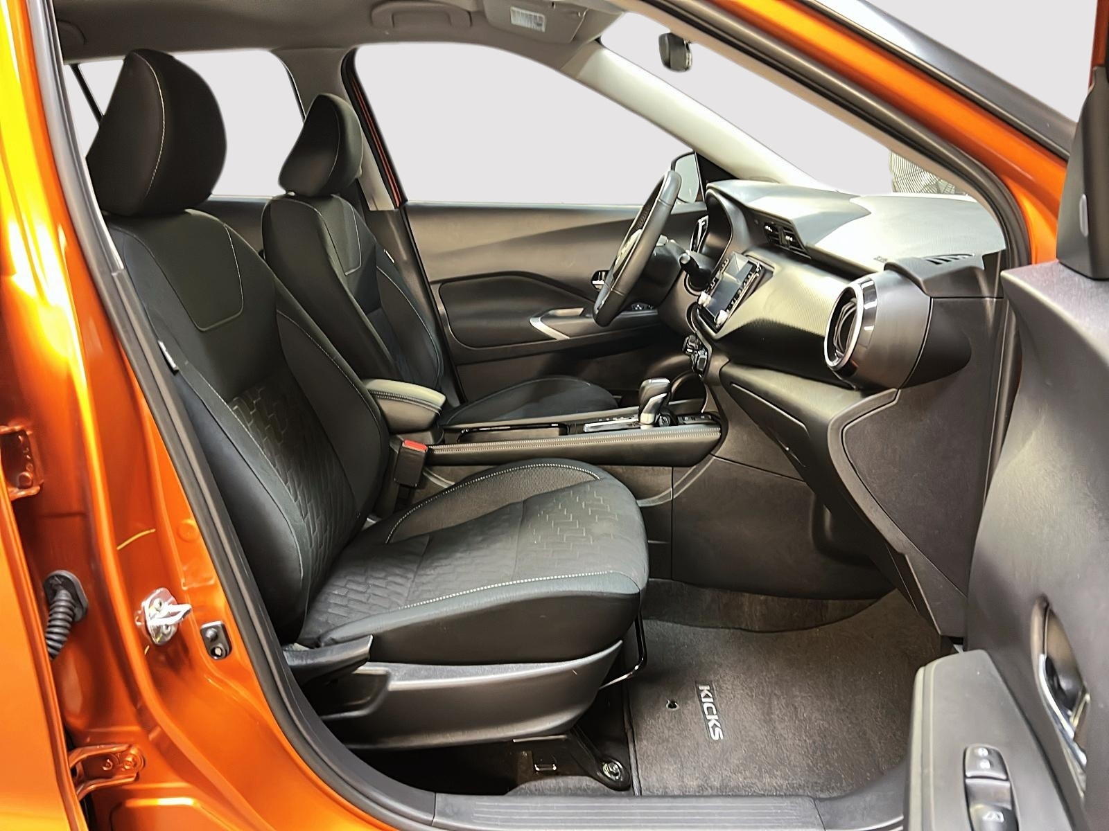 Nissan Kicks SV 2024 — photo 8