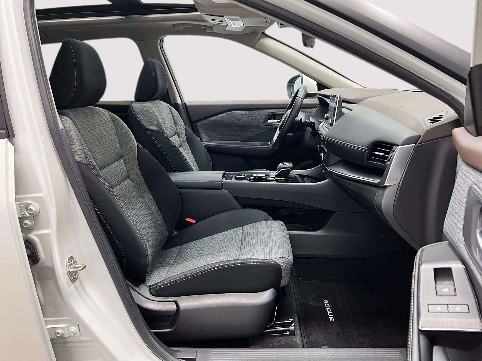 Nissan Rogue SV TOIT PANO 4RM 2023 — photo 8