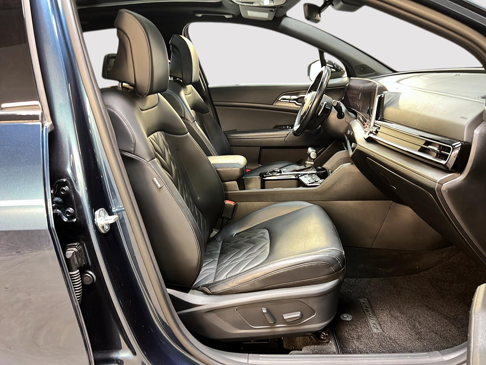 Kia Sportage X-LINE LIMITED CUIR TOIT PANO NAV 4RM 2023 - image #8