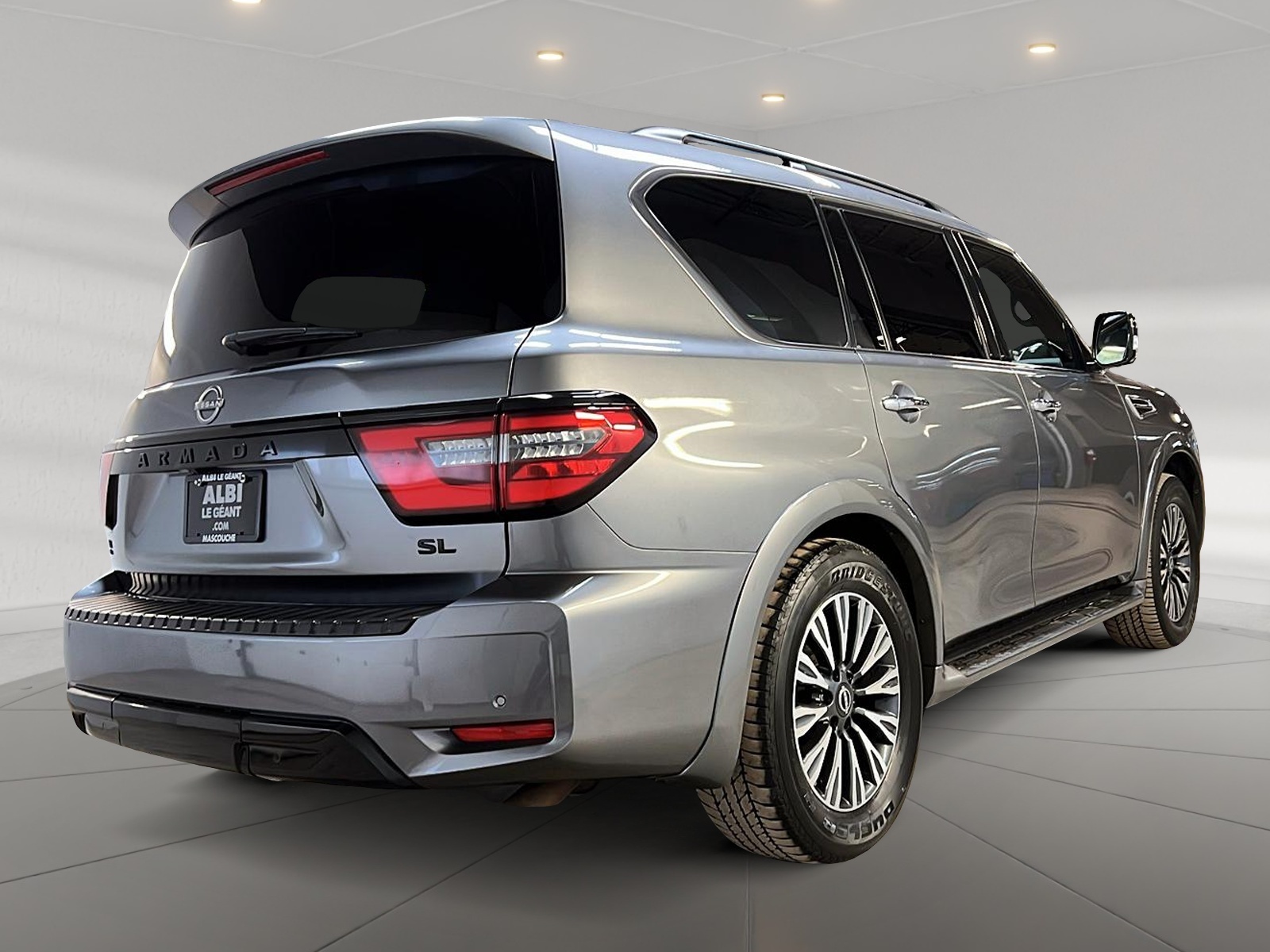 Nissan Armada SL MIDNIGHT CUIR TOIT NAV 4RM 2023 - image #4