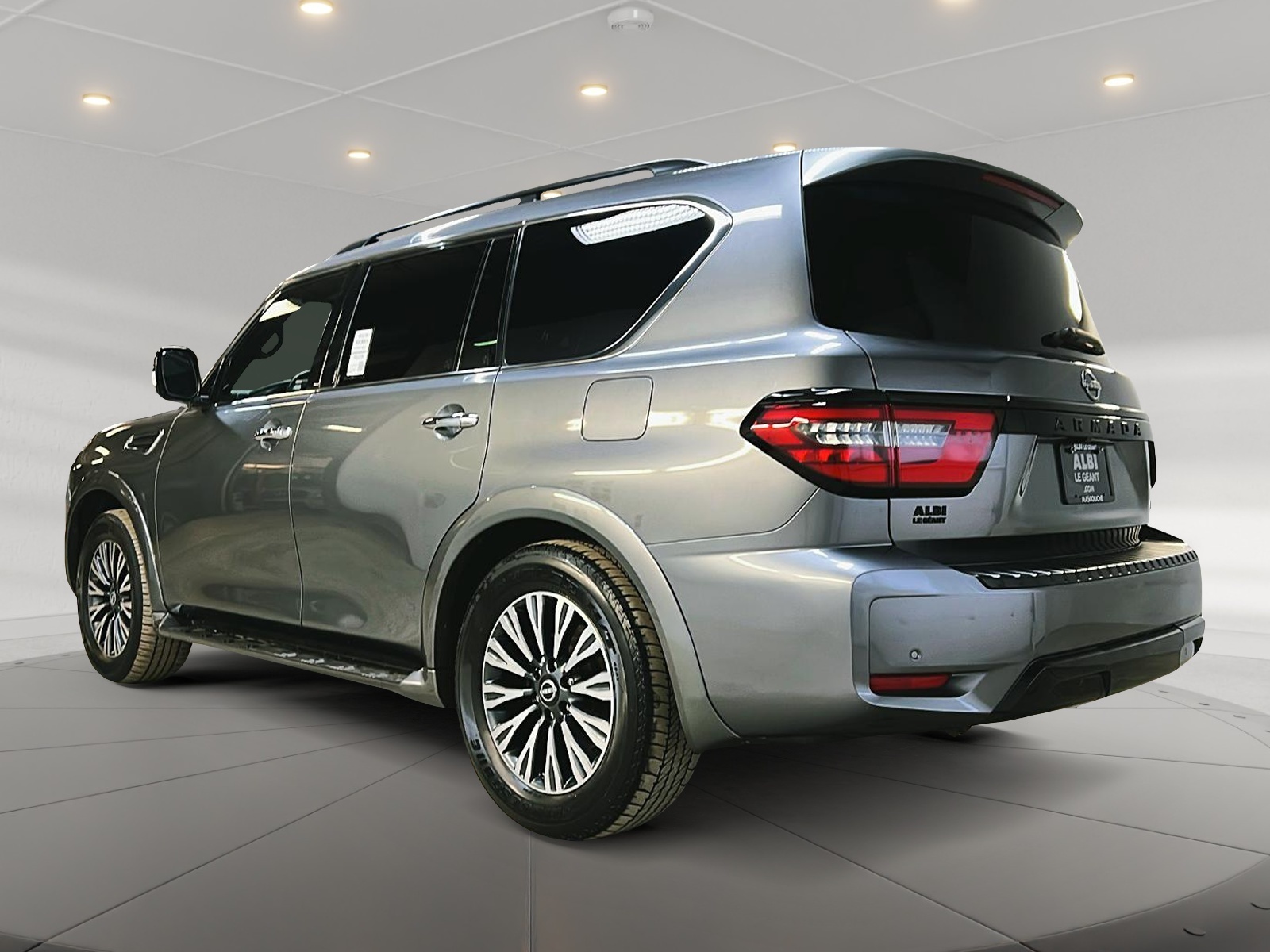 Nissan Armada SL MIDNIGHT CUIR TOIT NAV 4RM 2023 - image #6