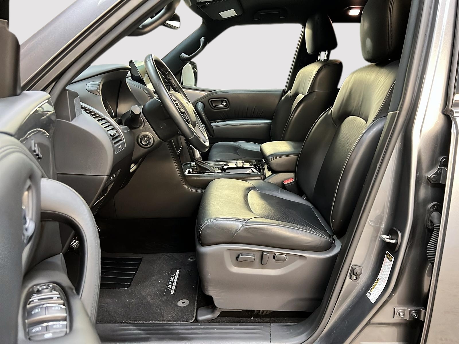 Nissan Armada SL MIDNIGHT CUIR TOIT NAV 4RM 2023 - image #7