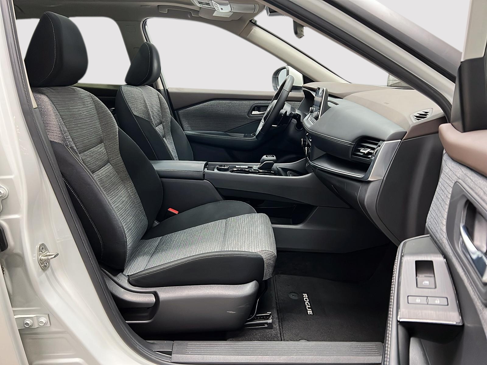 Nissan Rogue SV TOIT PANO 4RM 2023 — photo 8
