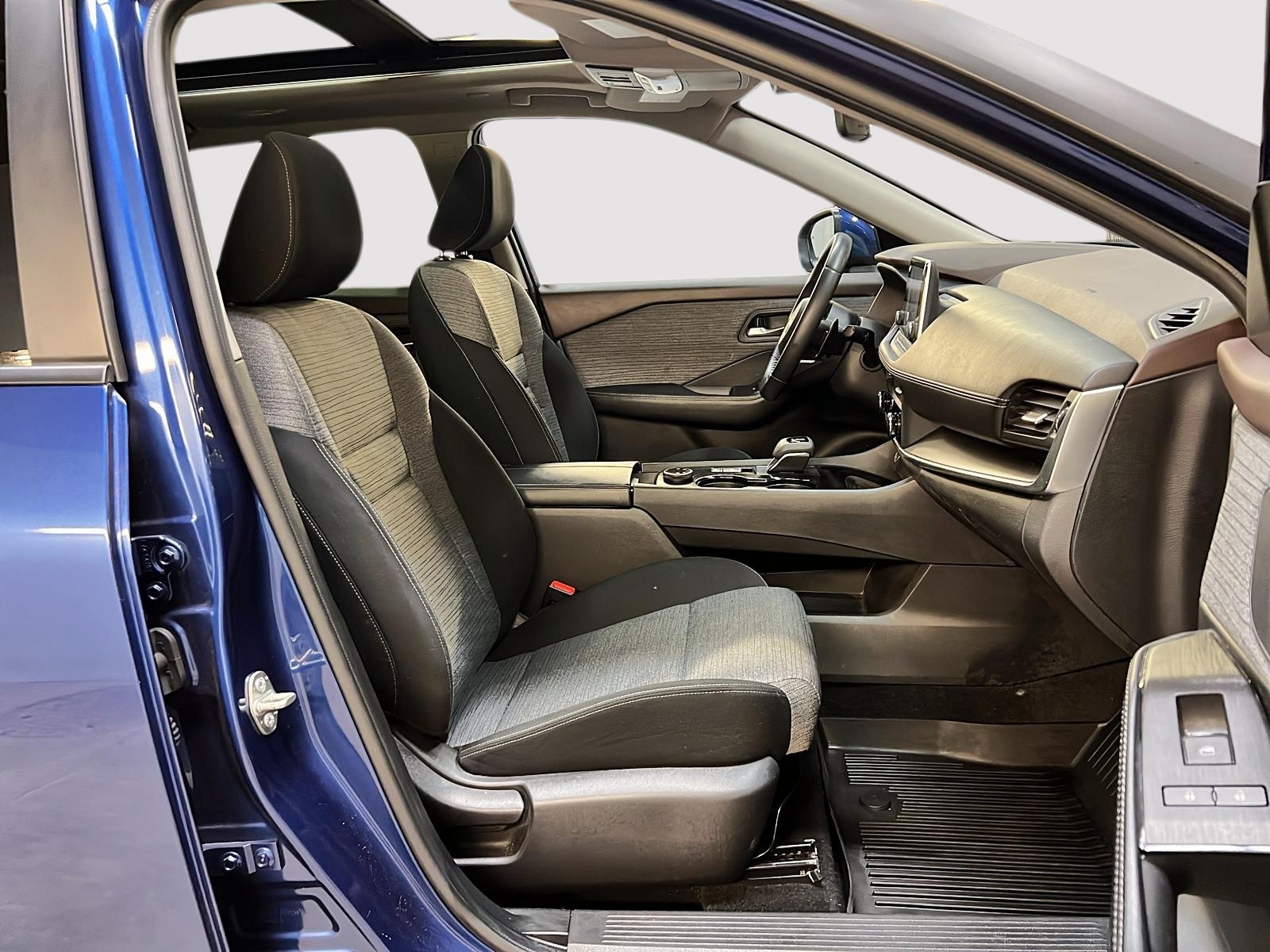 Nissan Rogue SV TOIT PANO 4RM 2023 — photo 8