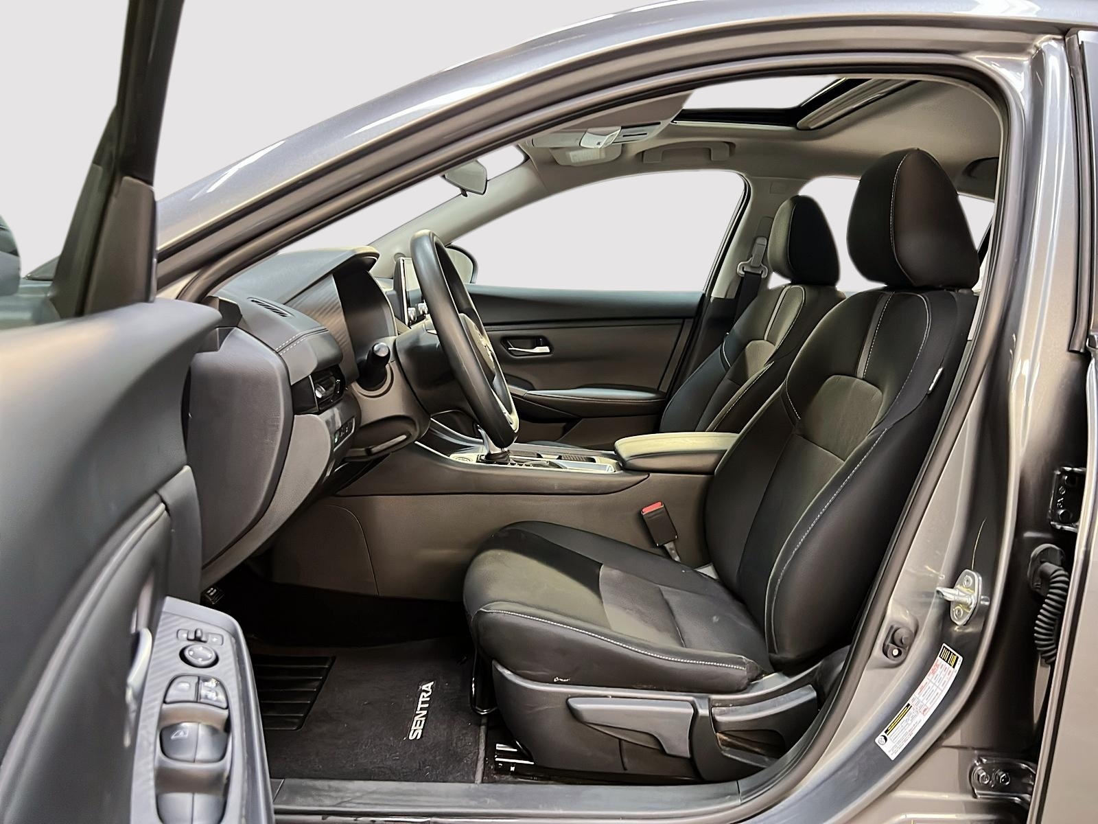 Nissan Sentra SV TOIT 2024 — photo 7