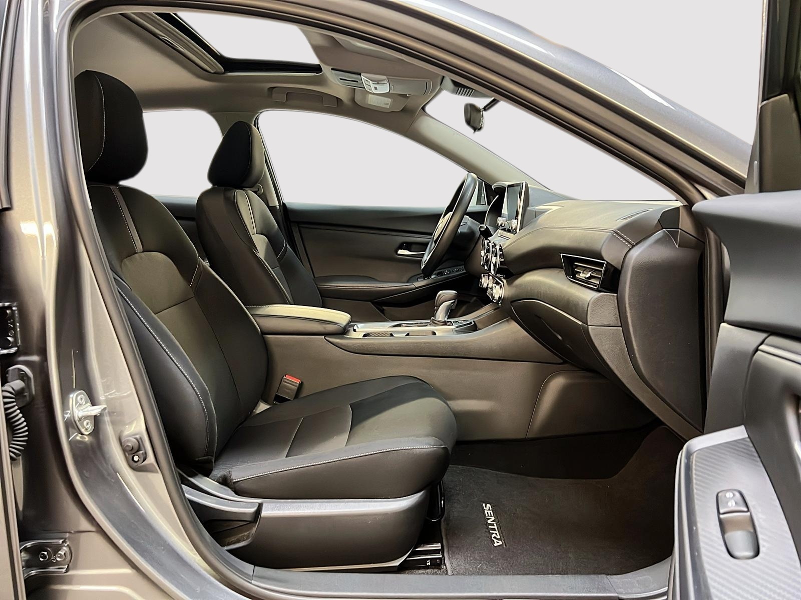 Nissan Sentra SV TOIT 2024 — photo 8