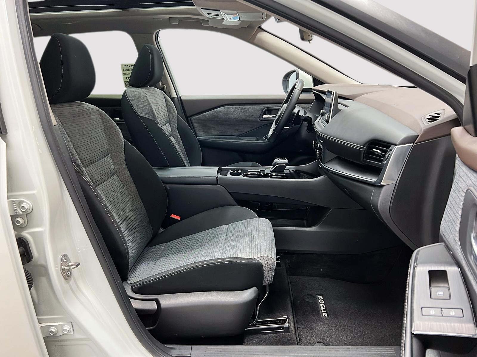 Nissan Rogue SV TOIT PANO 4RM 2023 — photo 8