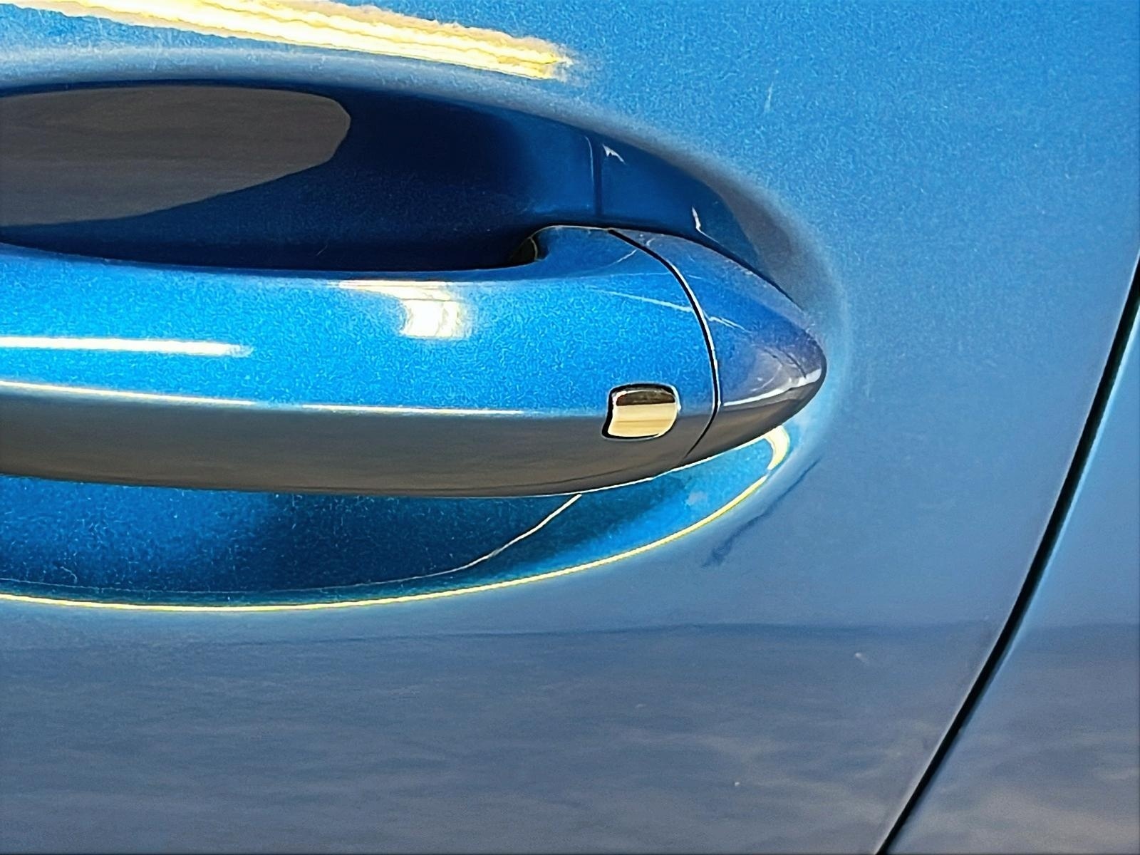 Chevrolet Bolt EUV 2LT TRUE NORTH CUIR 2023 - image #24