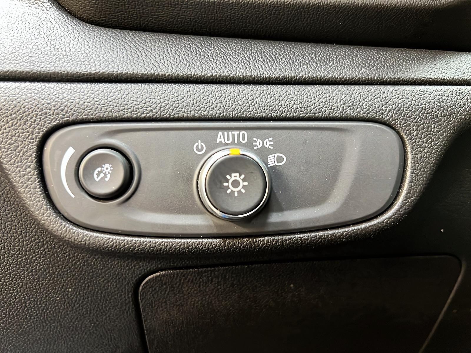 Chevrolet Bolt EUV 2LT TRUE NORTH CUIR 2023 - image #20