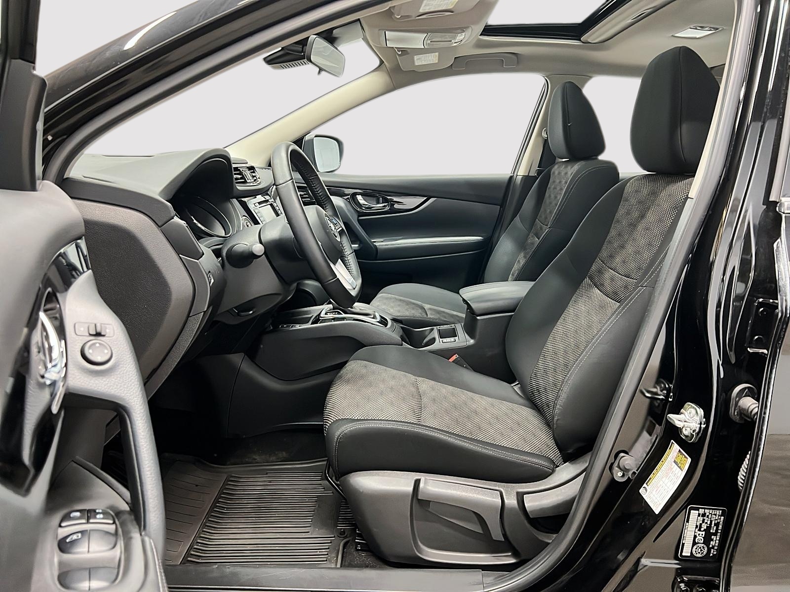 Nissan Qashqai SV TOIT 4RM 2023 — photo 7
